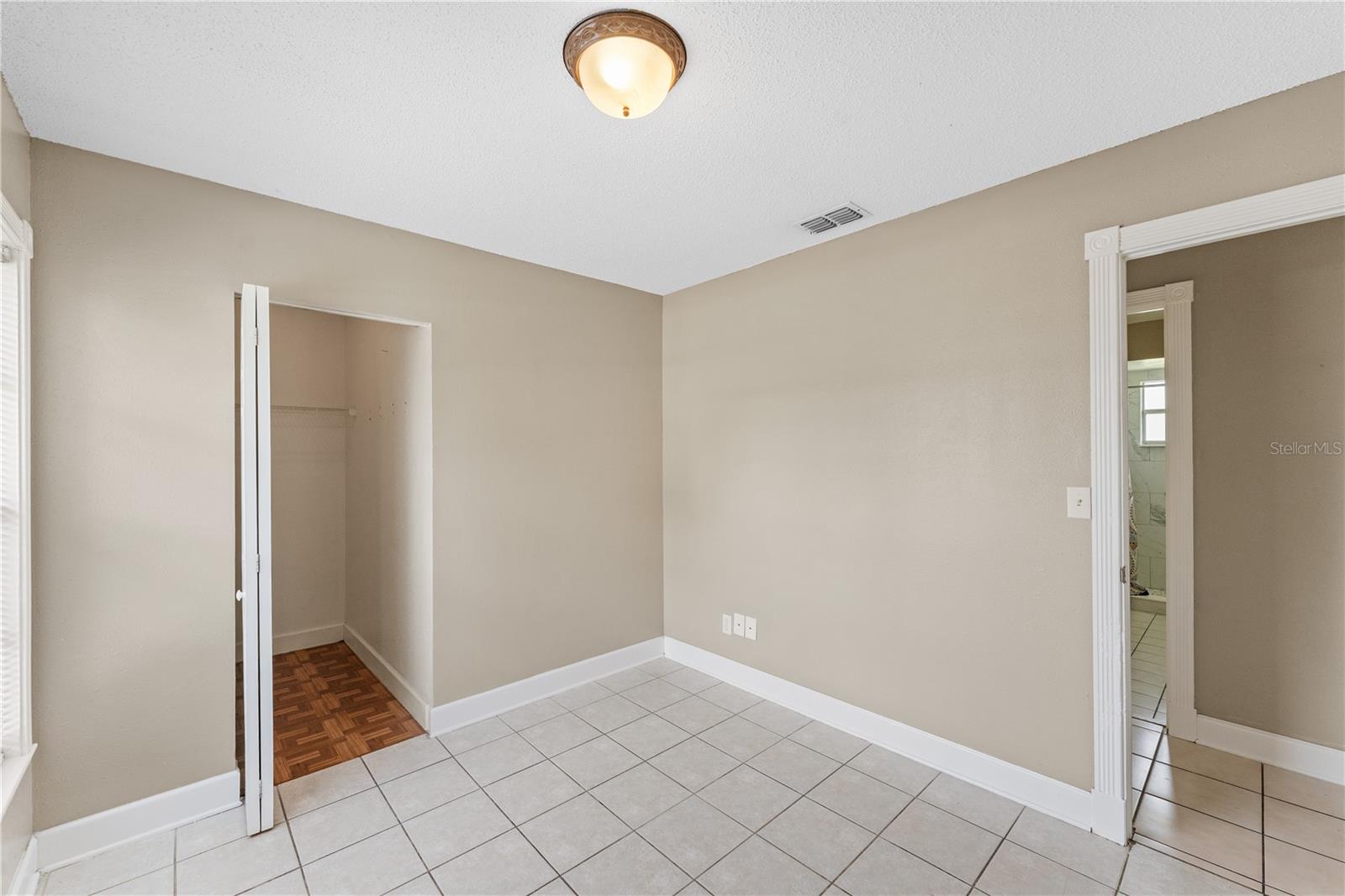 Image 15 of 21 For 752 Maderia Court