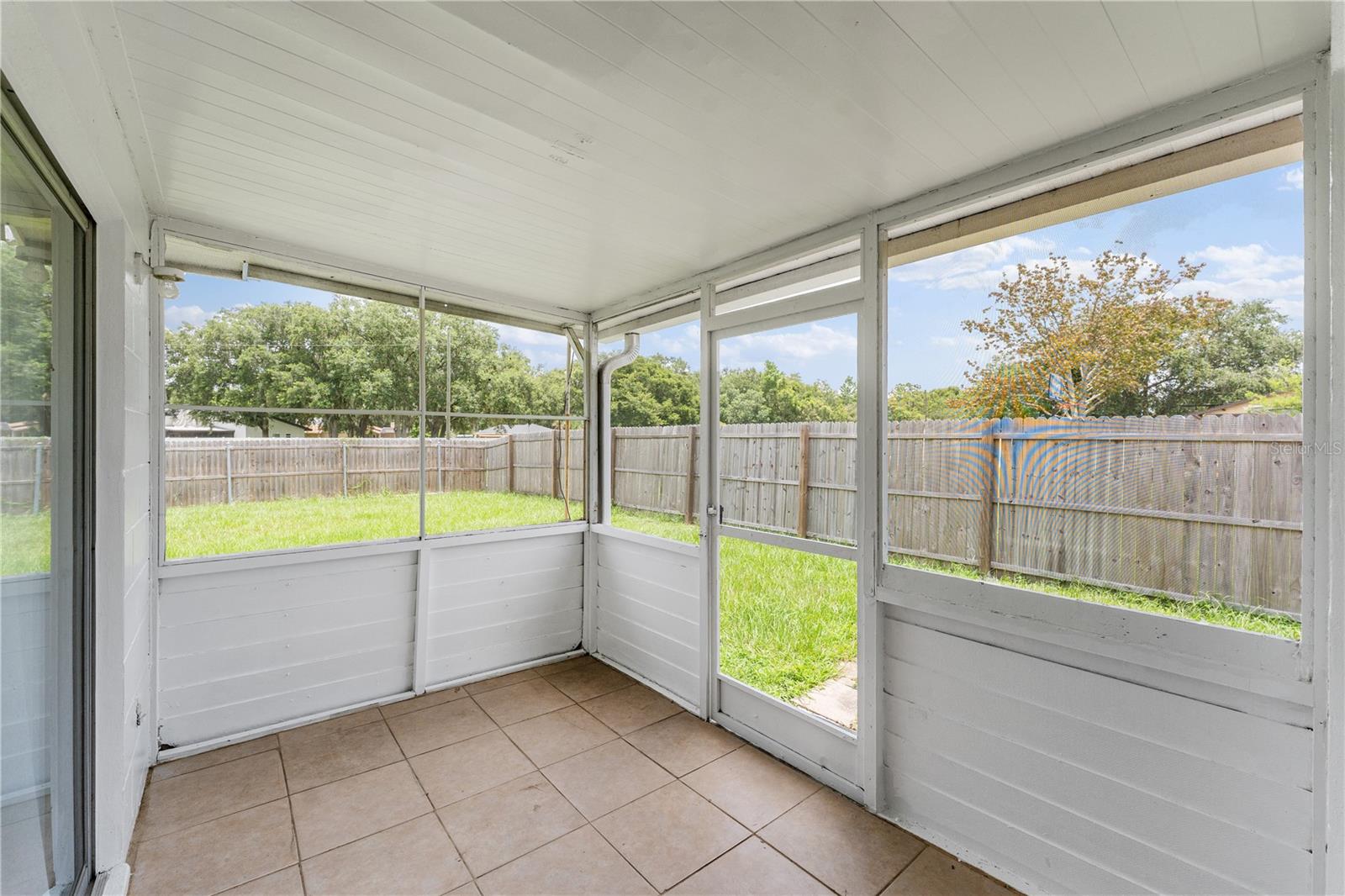Image 18 of 21 For 752 Maderia Court
