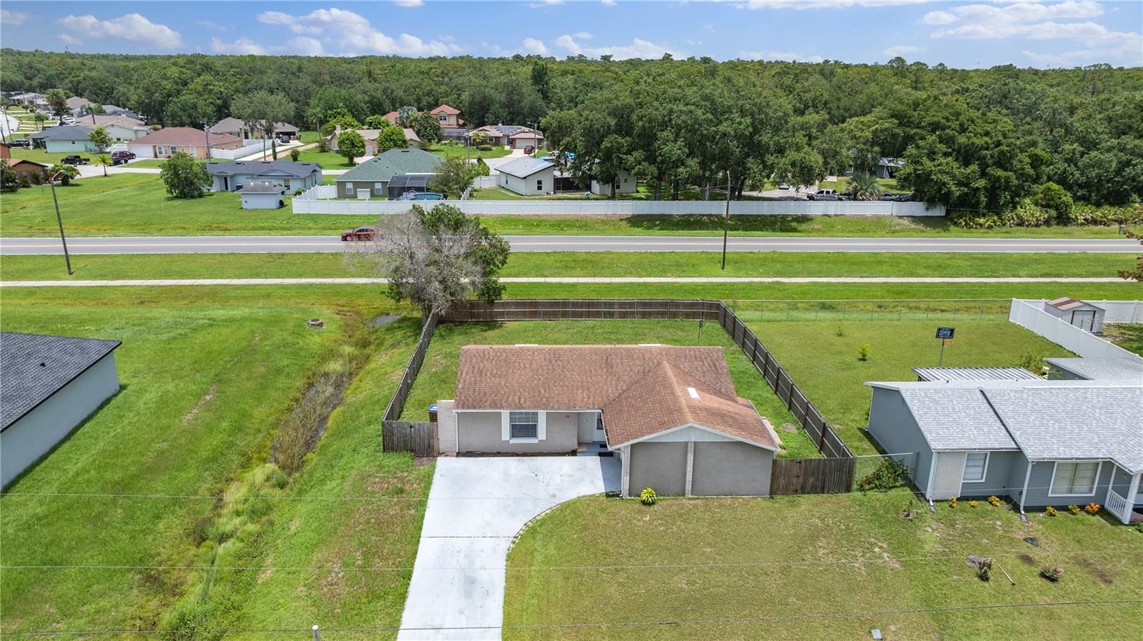 Image 2 of 21 For 752 Maderia Court