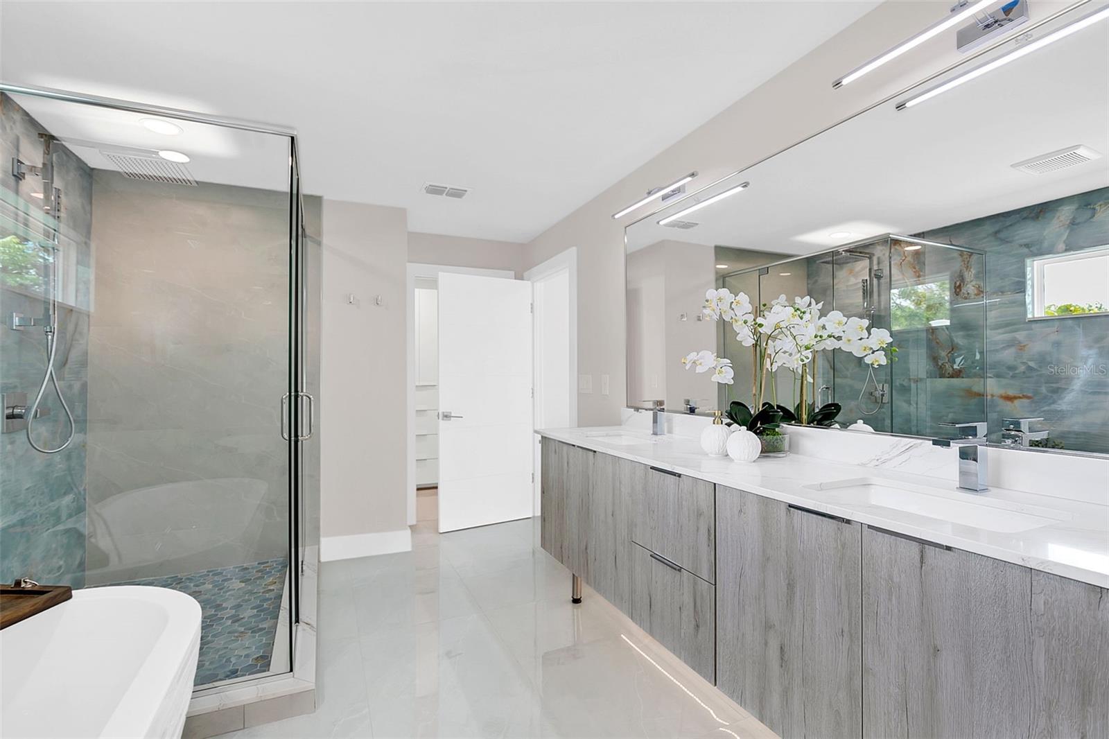 Image 19 of 38 For 2015 Summerfield Road