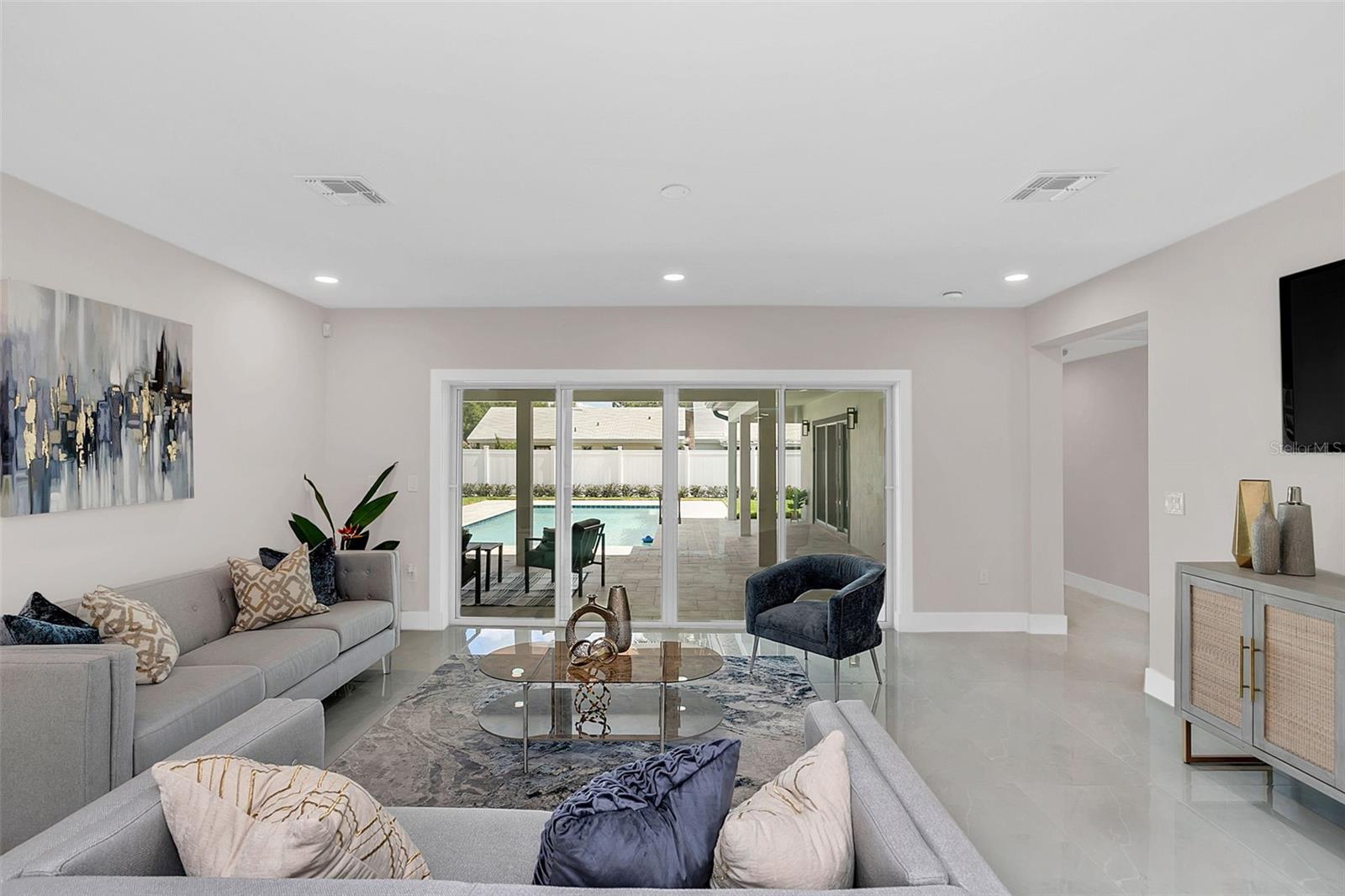 Image 7 of 38 For 2015 Summerfield Road