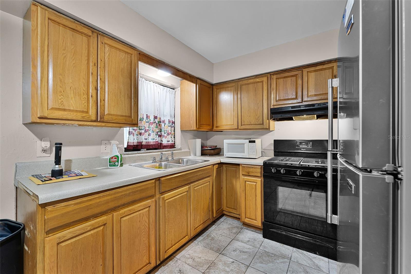 Image 16 of 34 For 770 Webster Avenue