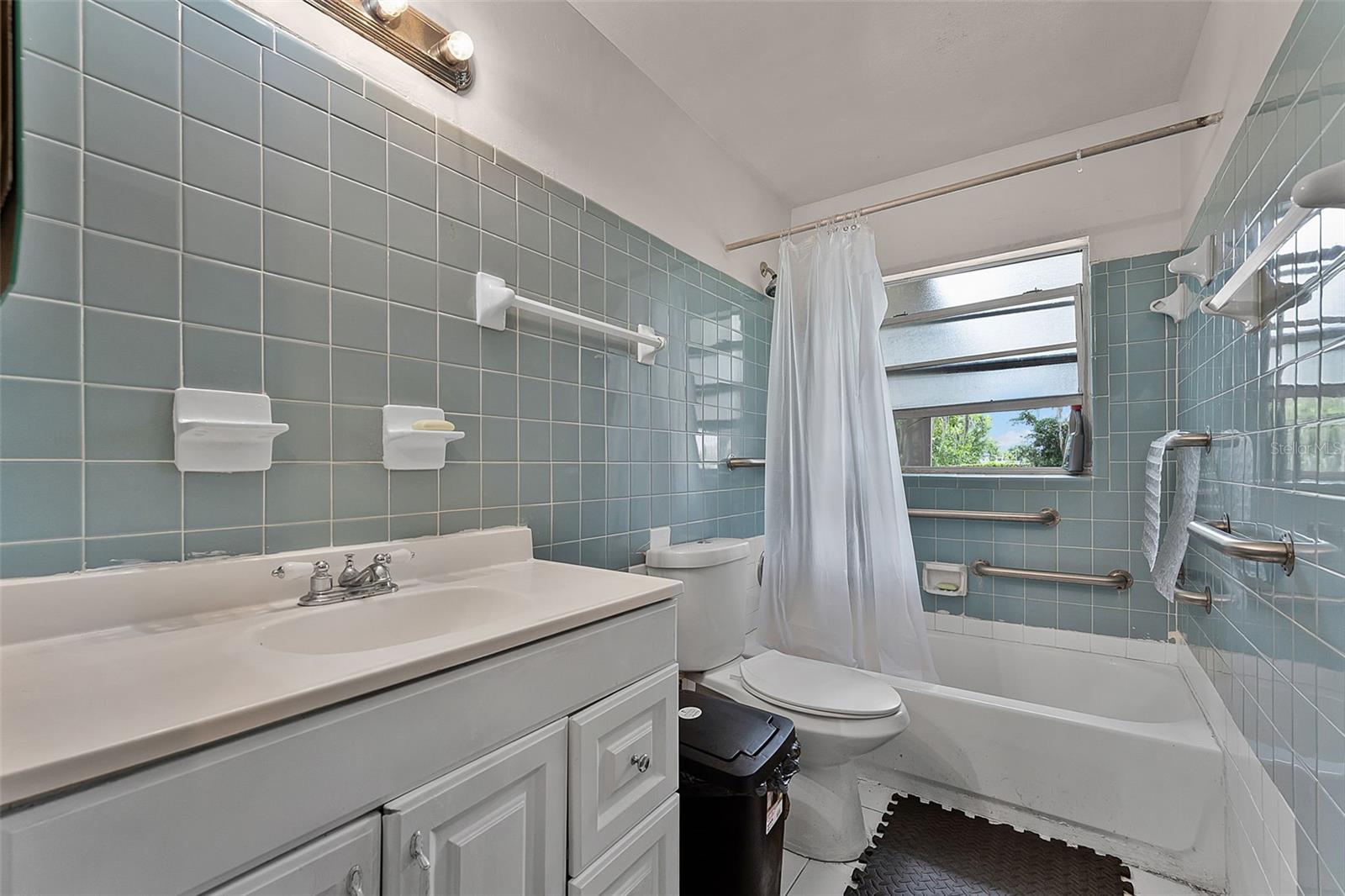 Image 21 of 34 For 770 Webster Avenue