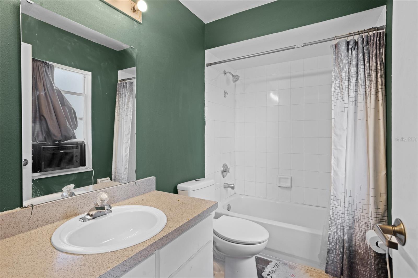 Image 18 of 26 For 2338 Harbor Town Drive