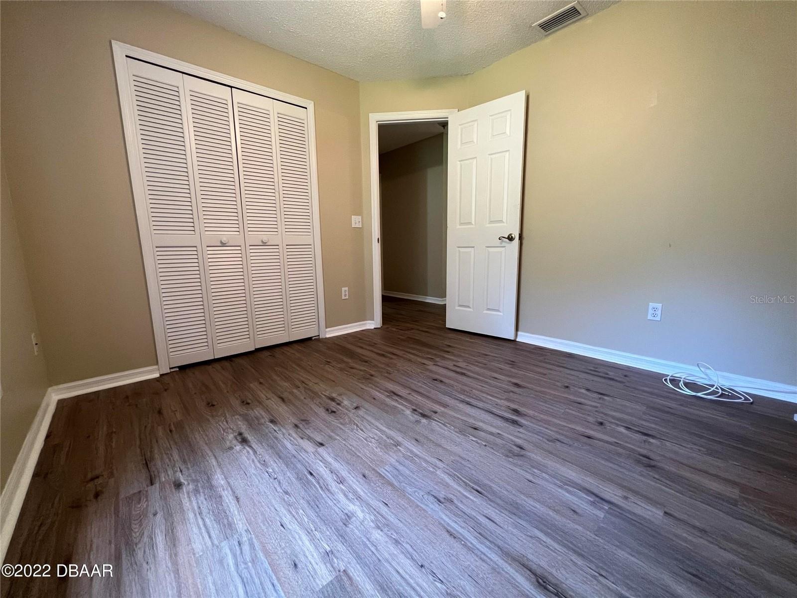Image 14 of 26 For 4039 Waterbridge Circle