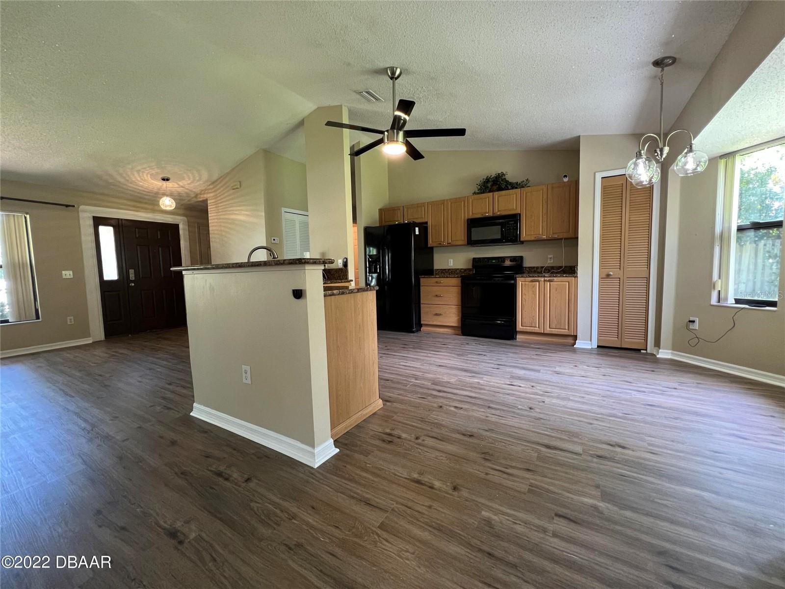 Image 16 of 26 For 4039 Waterbridge Circle