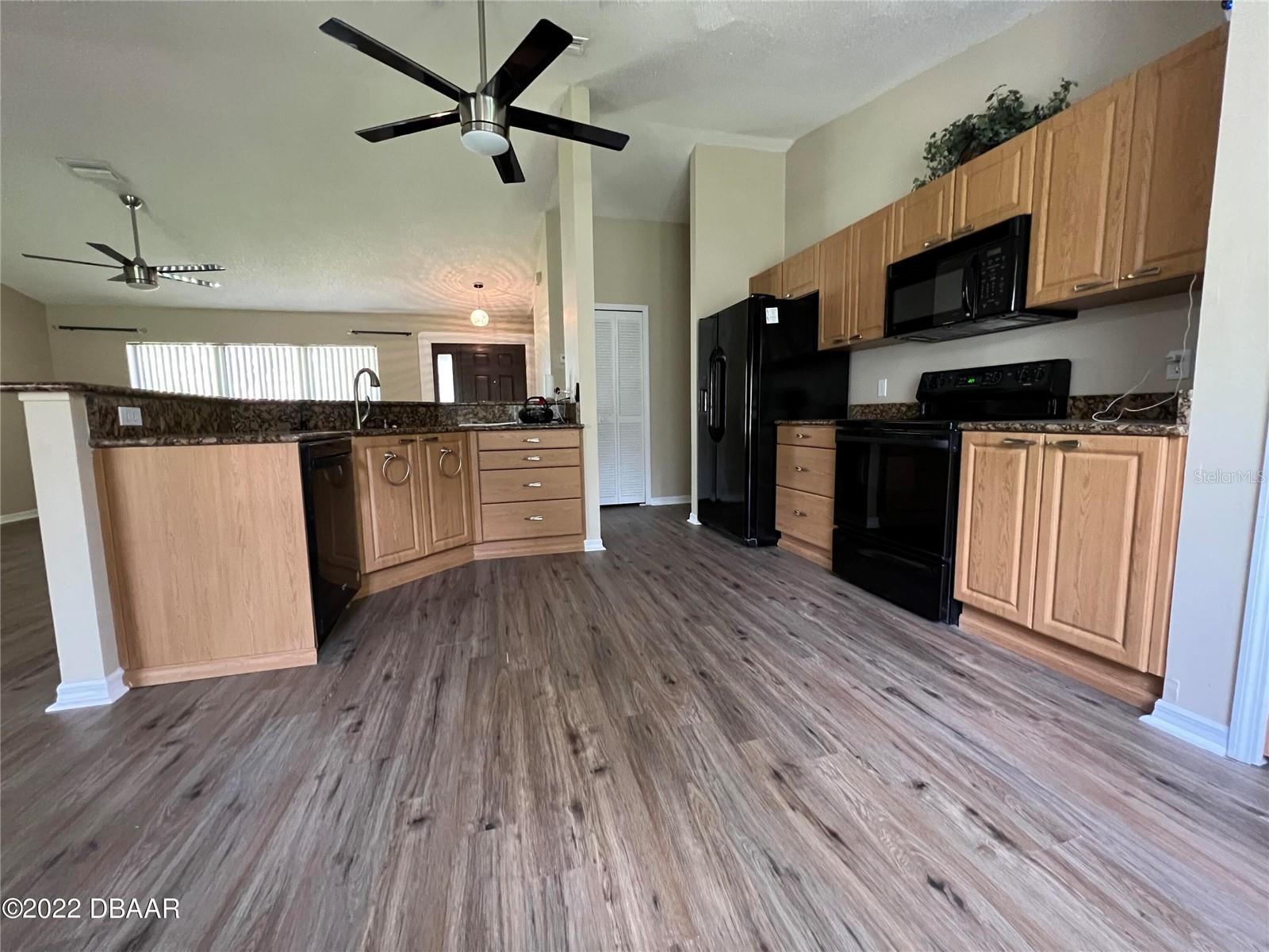 Image 17 of 26 For 4039 Waterbridge Circle