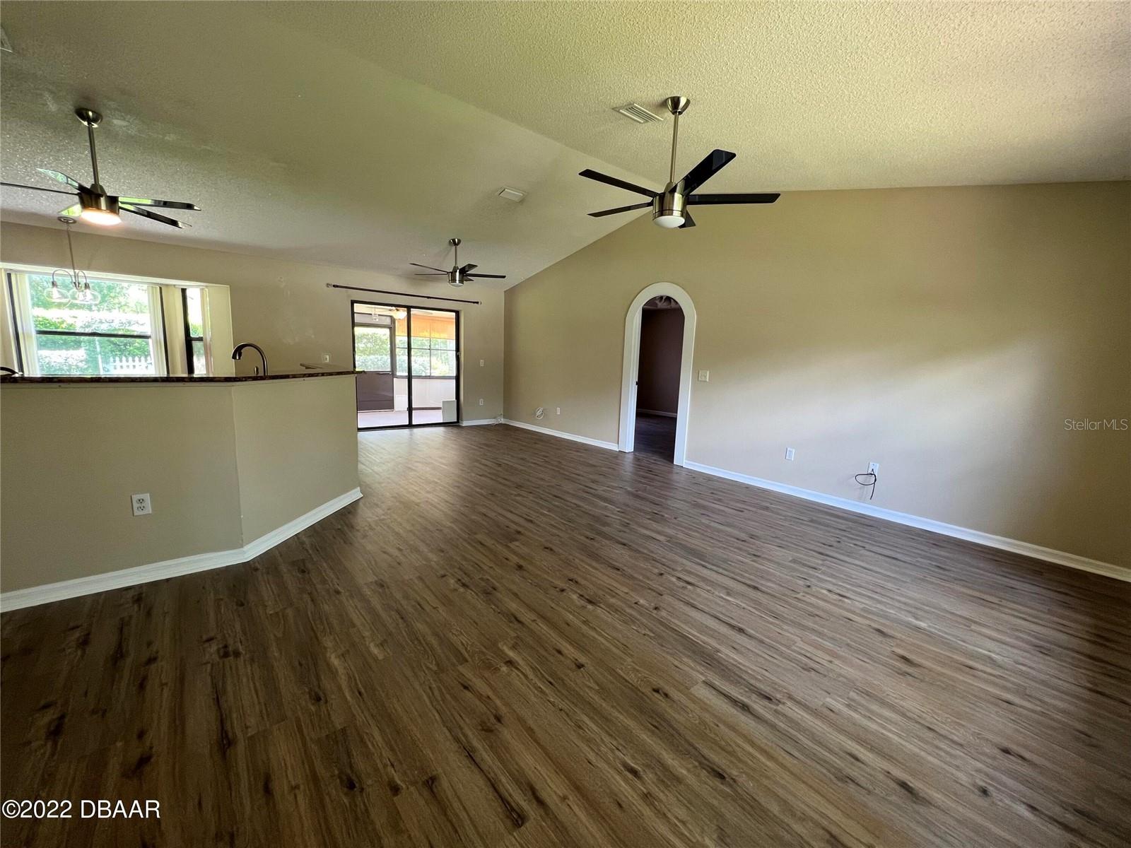 Image 6 of 26 For 4039 Waterbridge Circle