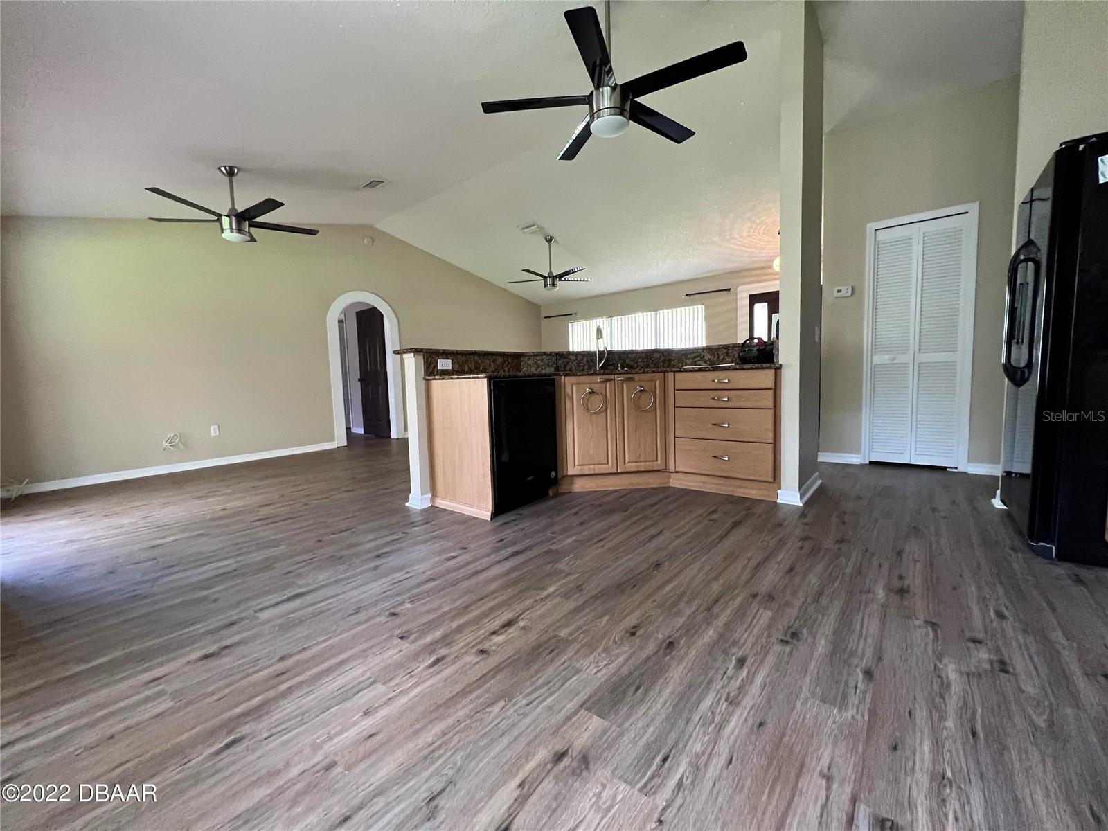 Image 8 of 26 For 4039 Waterbridge Circle