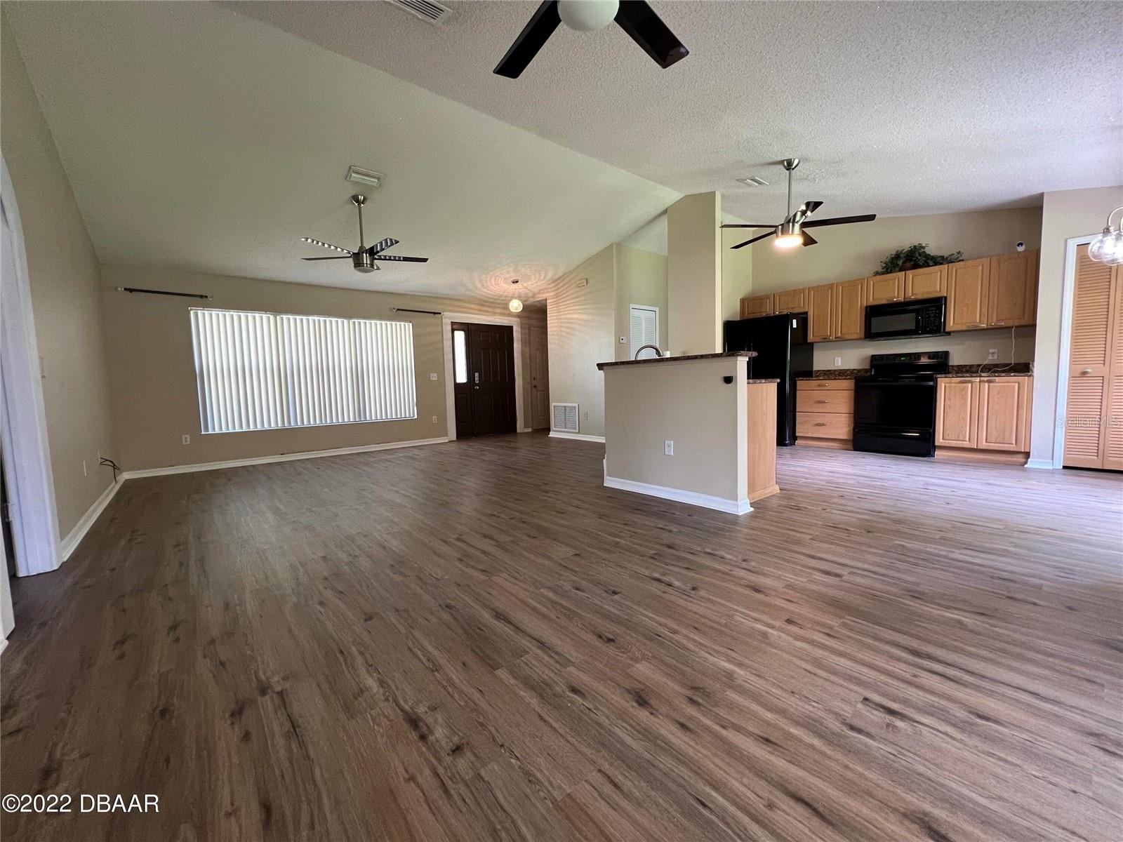 Image 9 of 26 For 4039 Waterbridge Circle