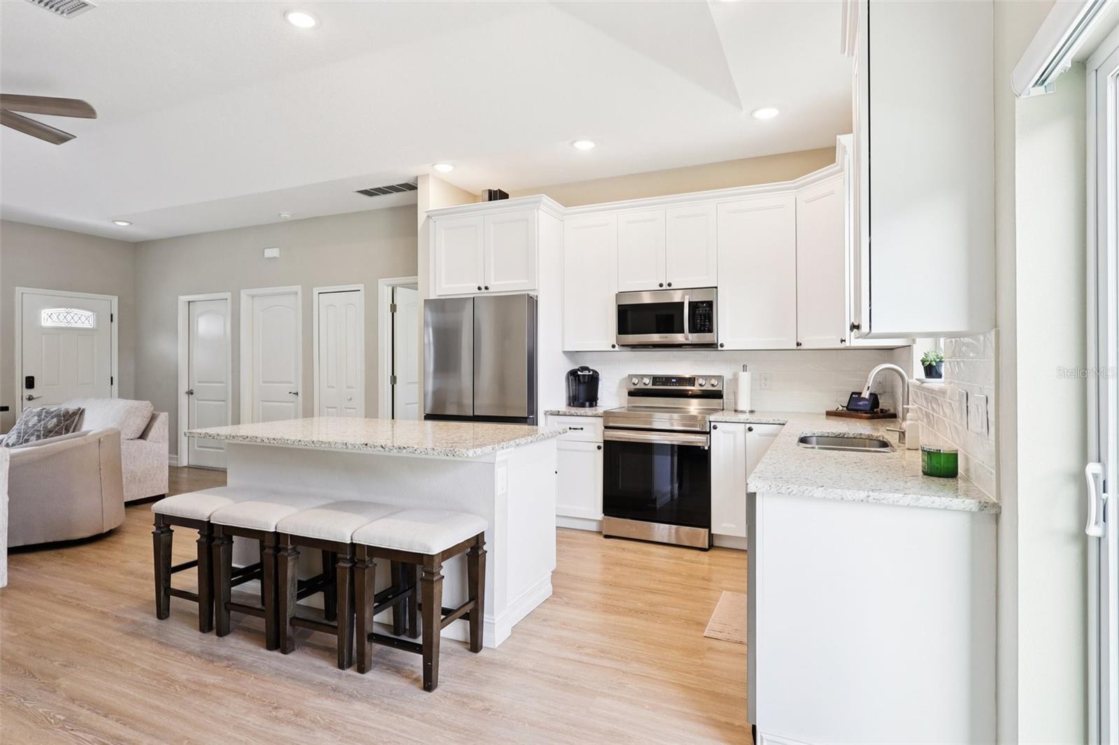 Image 11 of 47 For 430 Baker Avenue