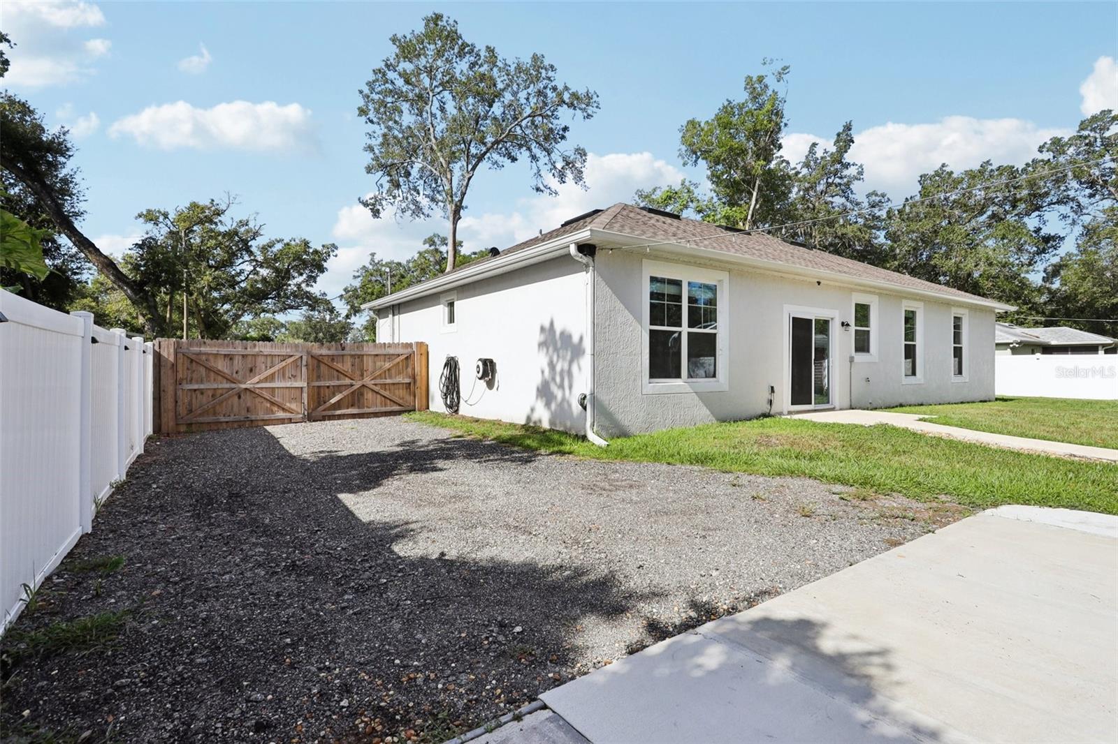 Image 40 of 47 For 430 Baker Avenue