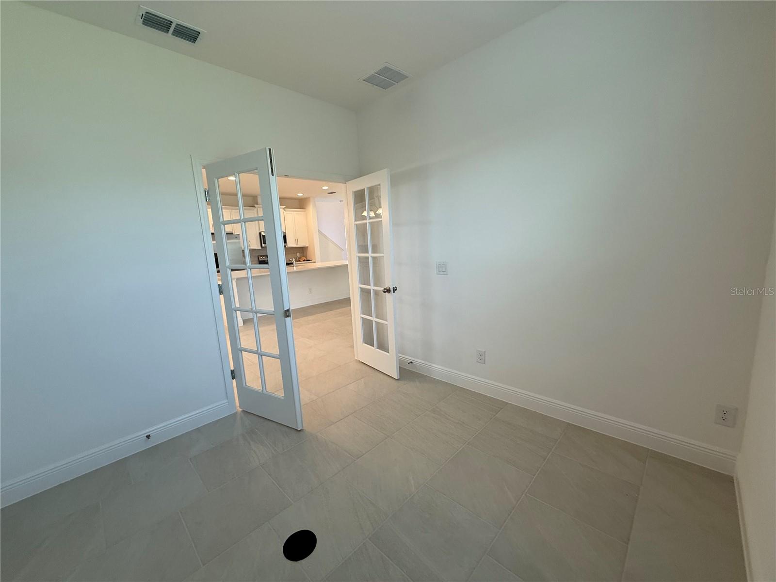 Image 10 of 37 For 14496 Crestavista Avenue