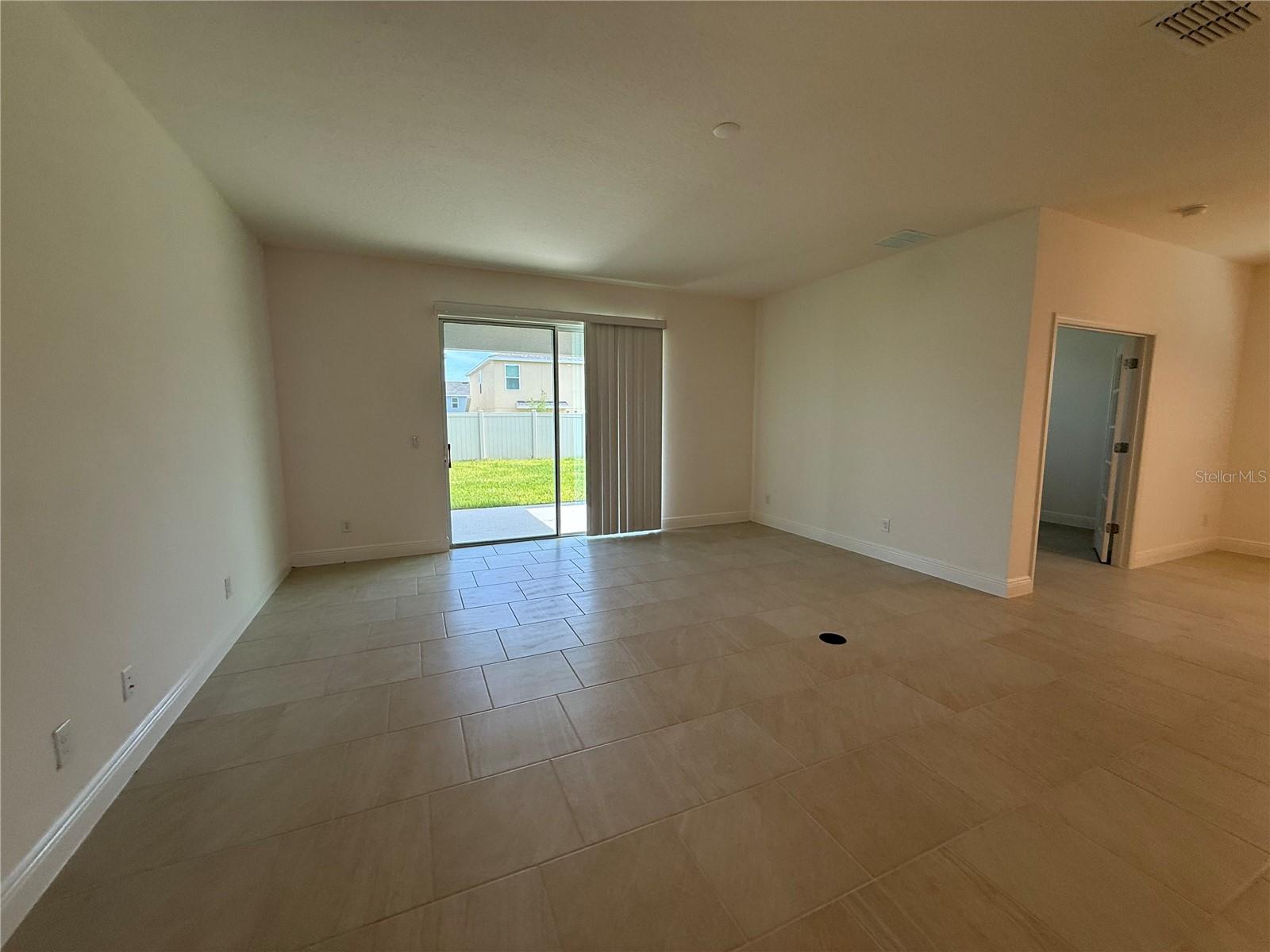 Image 8 of 37 For 14496 Crestavista Avenue
