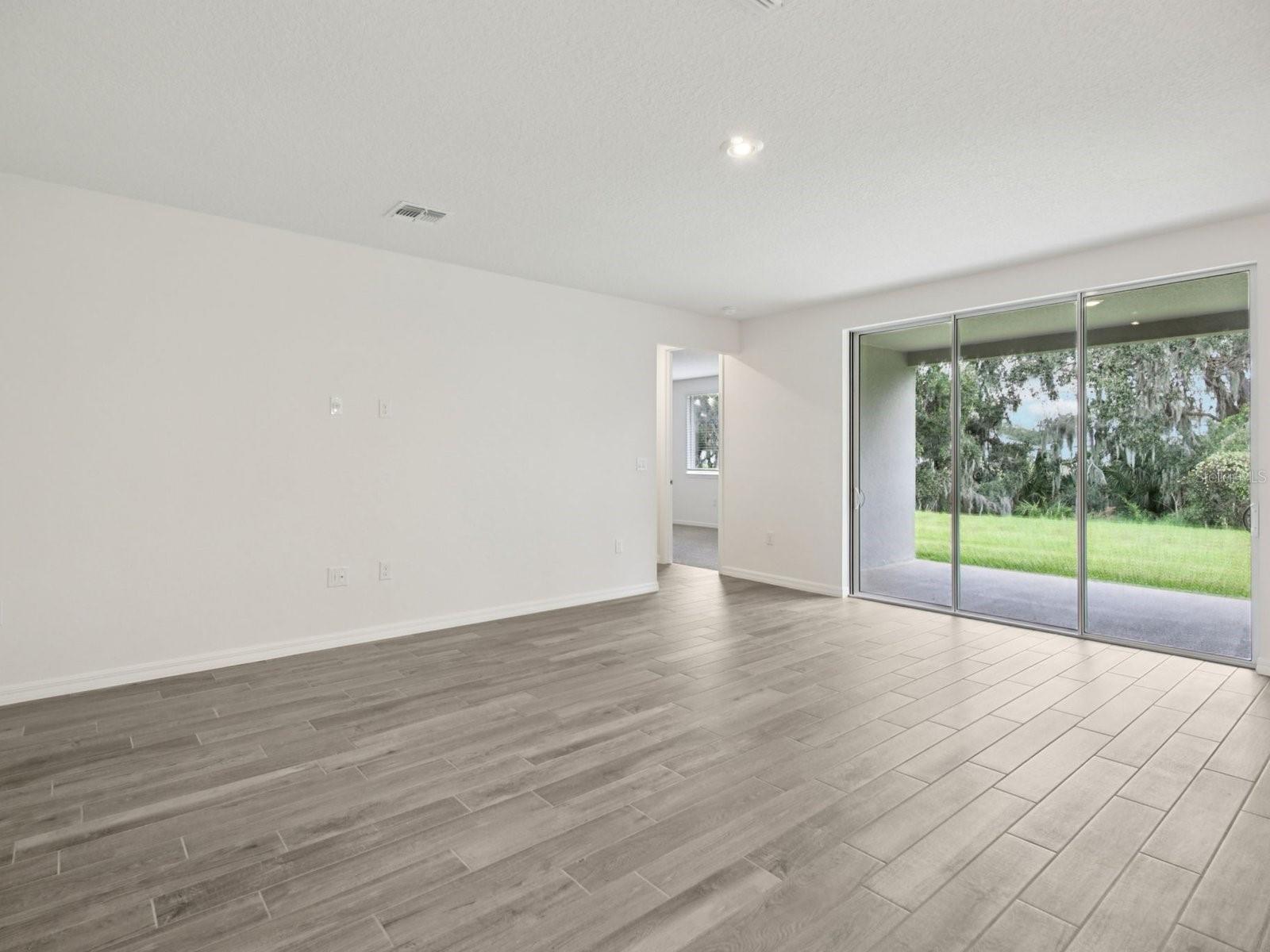 Image 7 of 47 For 13824 Richland Gulf Circle