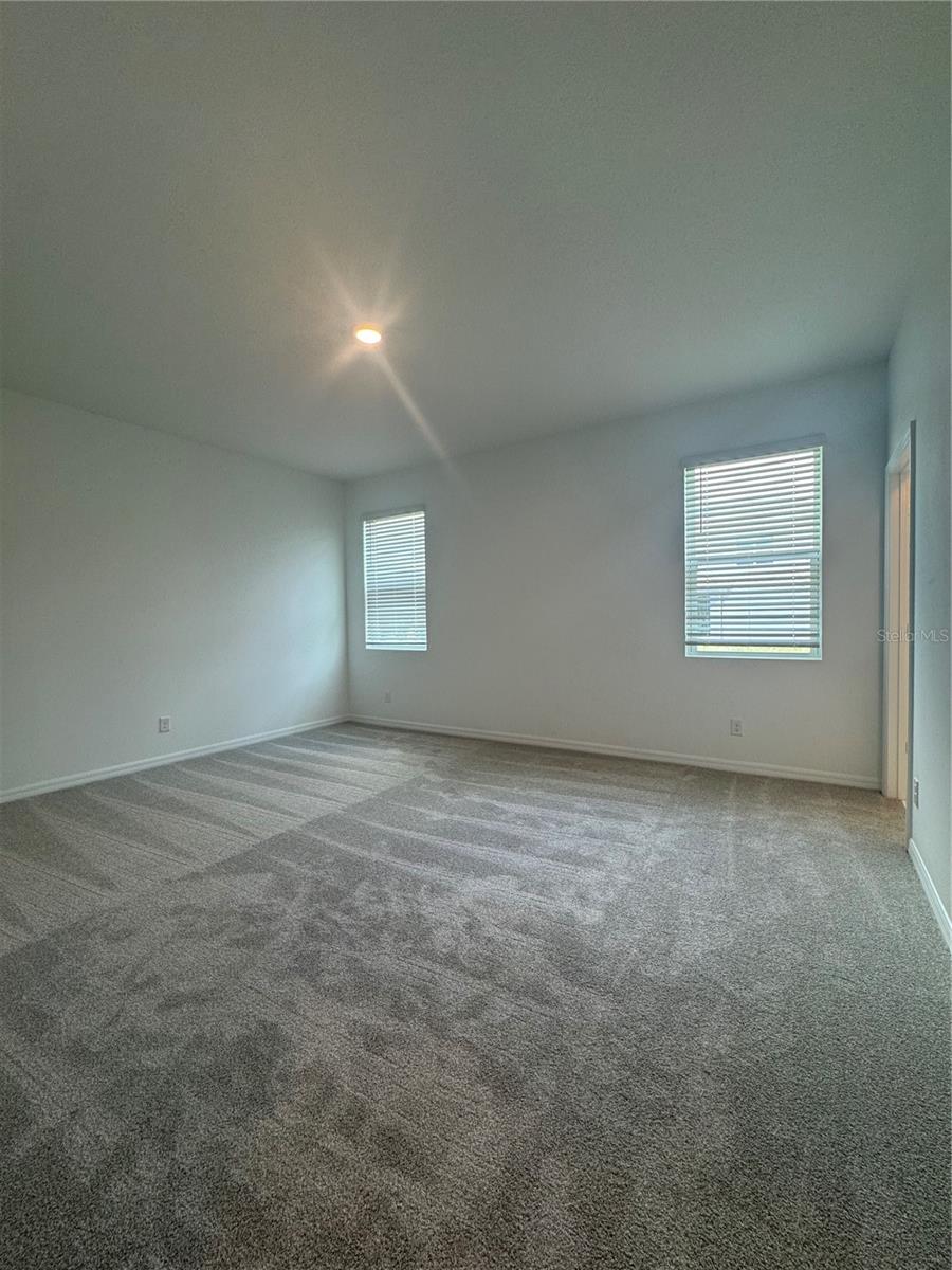 Image 5 of 9 For 701 Farfields Street