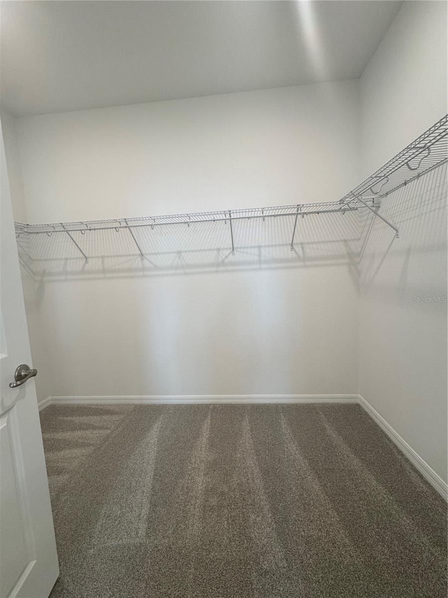 Image 6 of 9 For 701 Farfields Street