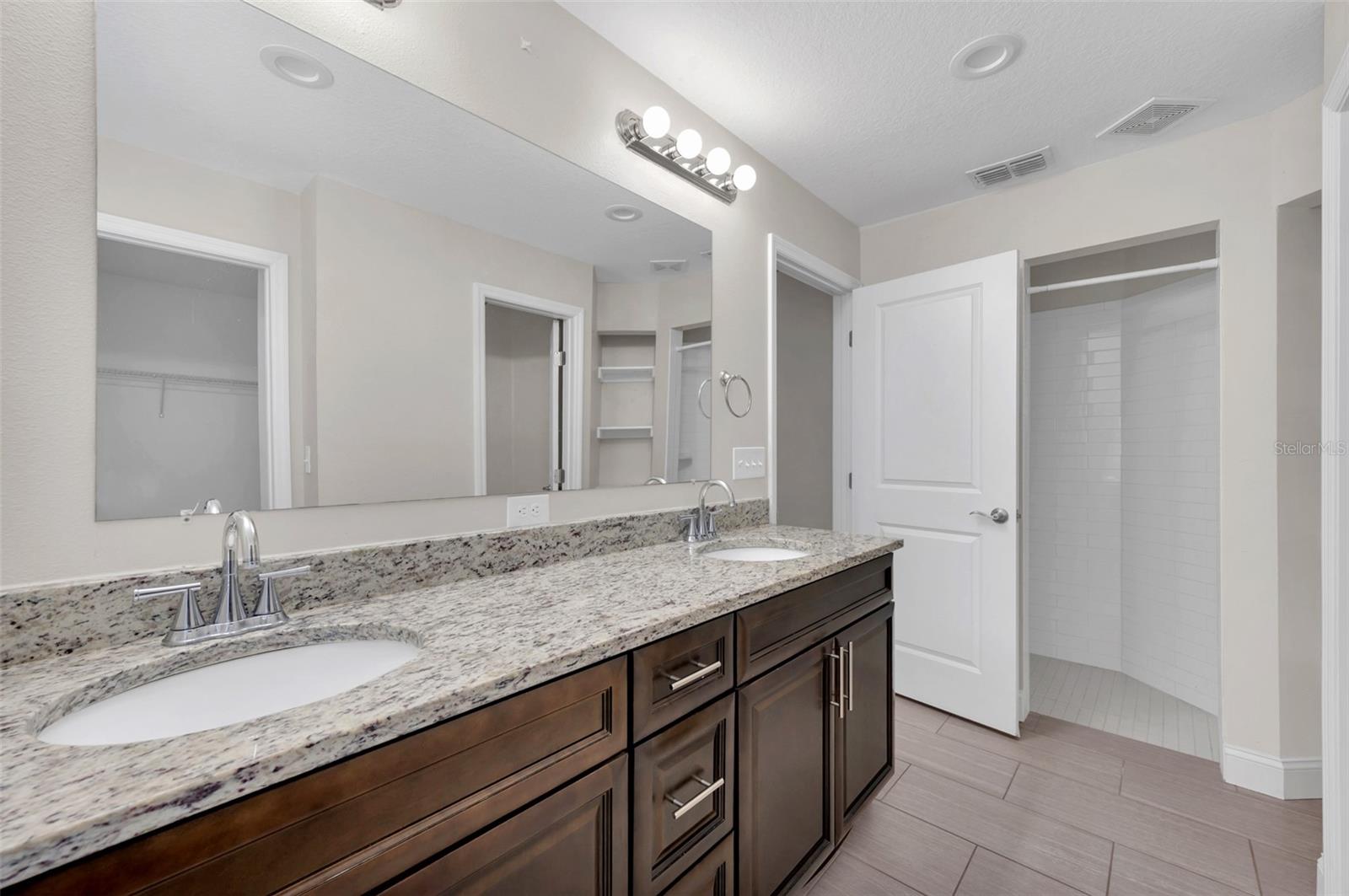 Image 10 of 22 For 2036 Hillview Circle
