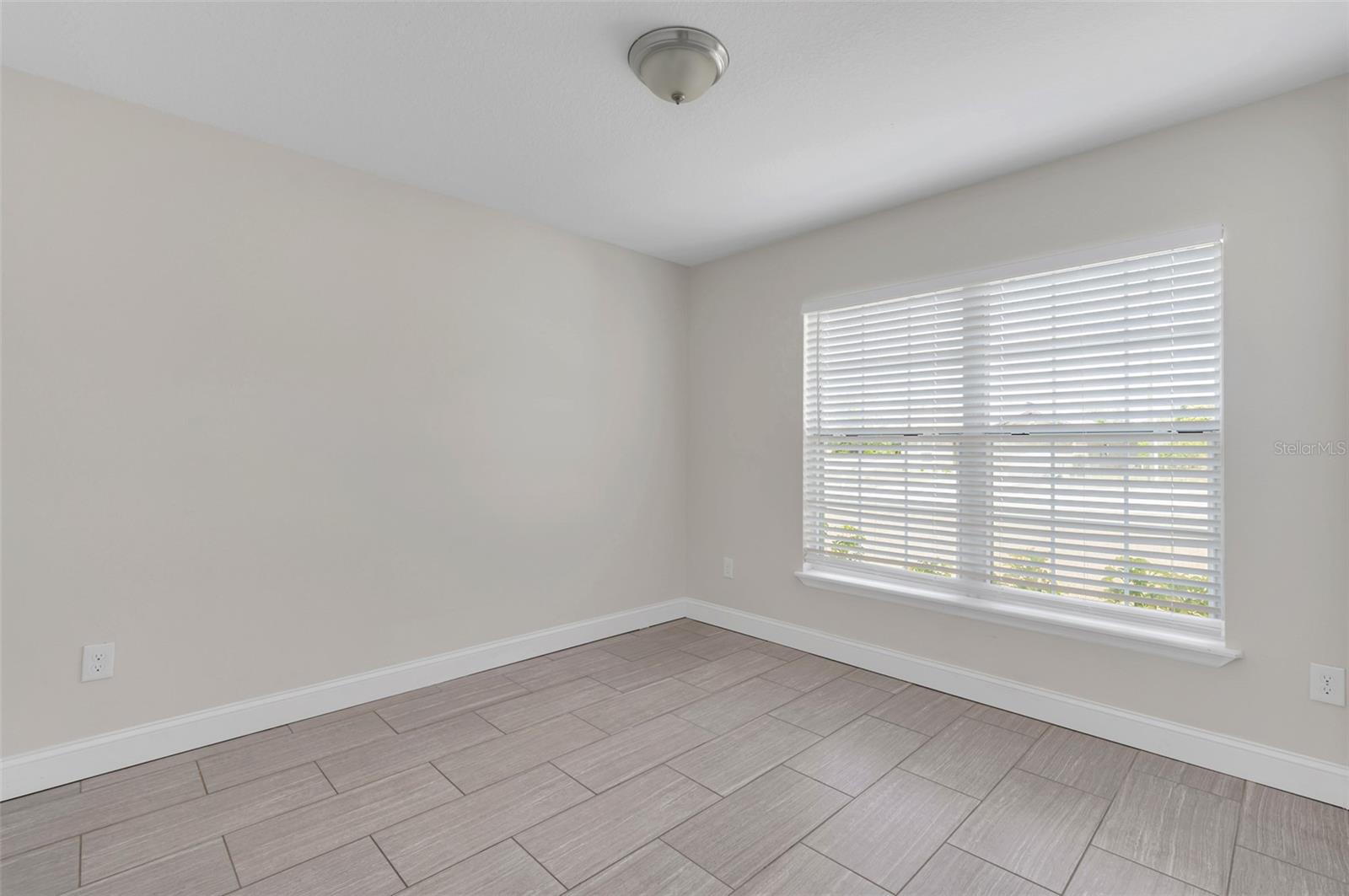 Image 12 of 22 For 2036 Hillview Circle