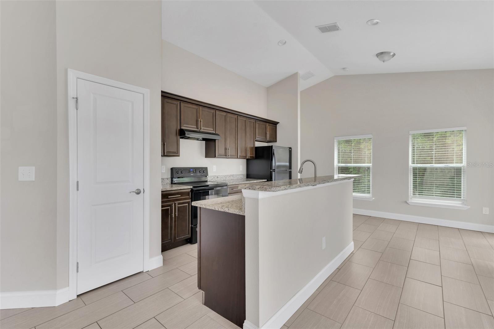 Image 5 of 22 For 2036 Hillview Circle