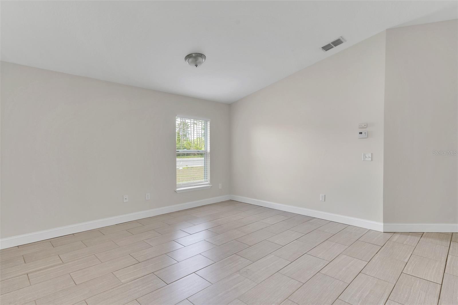 Image 7 of 22 For 2036 Hillview Circle