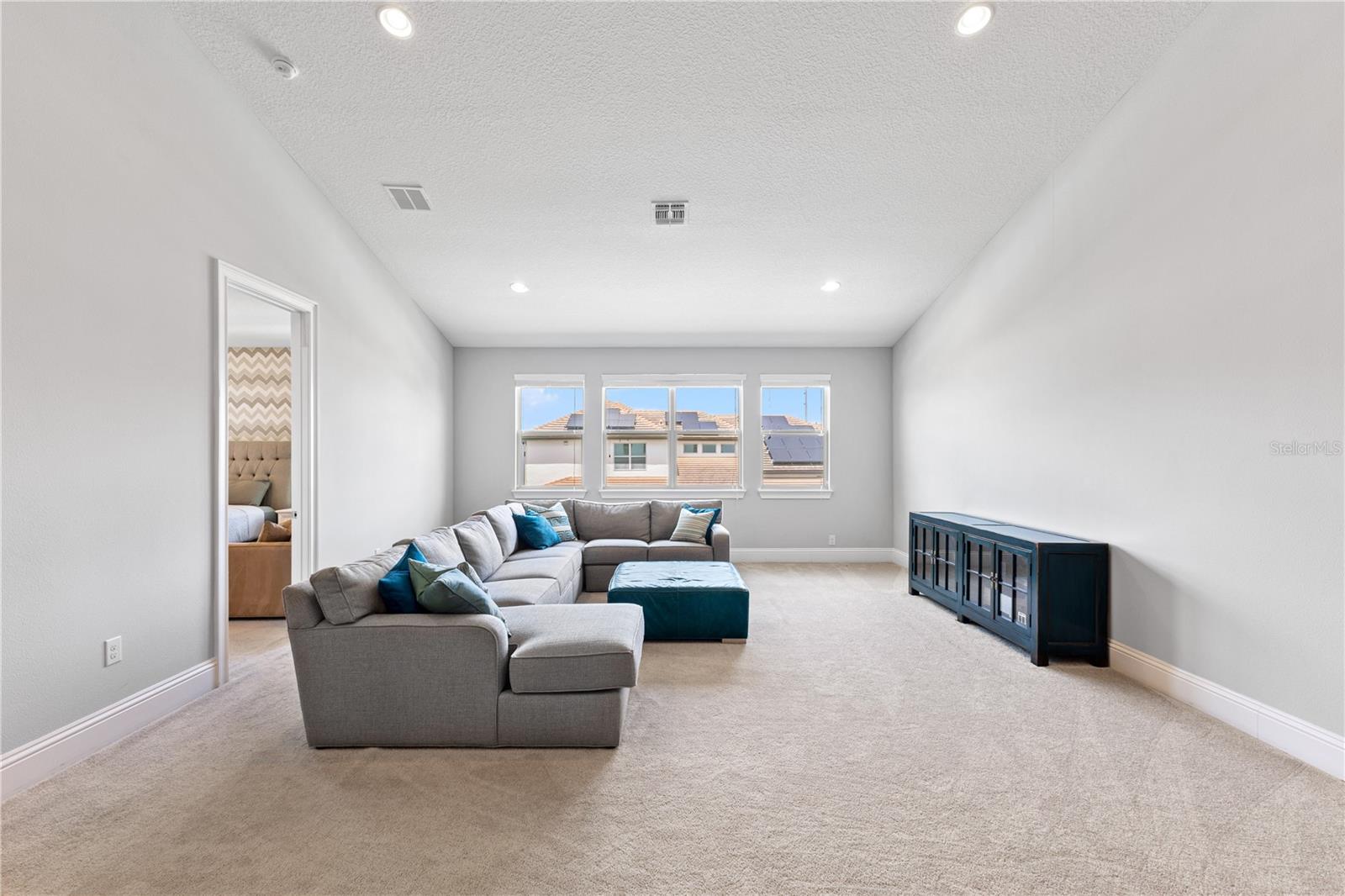 Image 49 of 92 For 10412 Doth Street