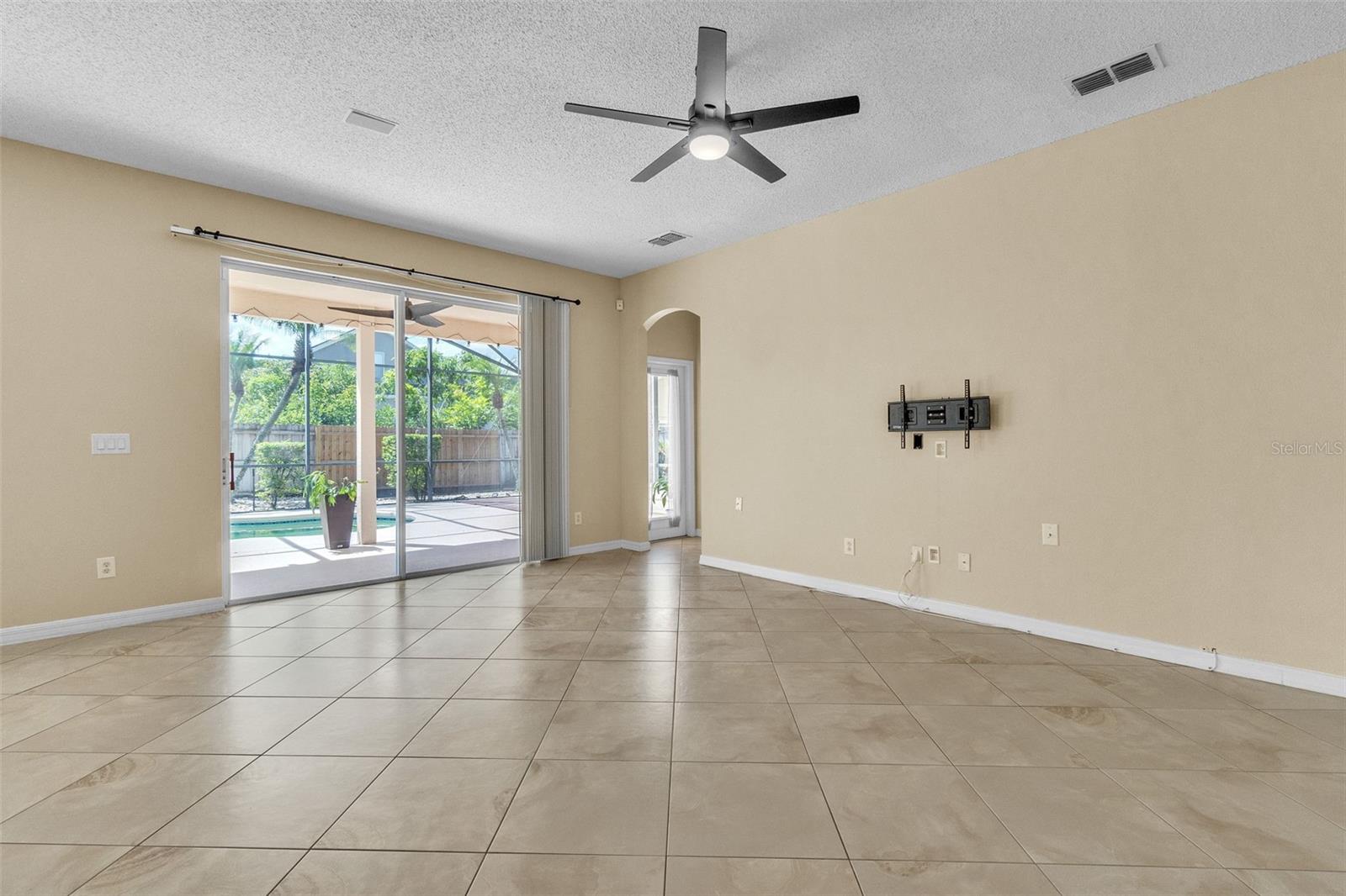 Image 12 of 47 For 14106 Breeze Court