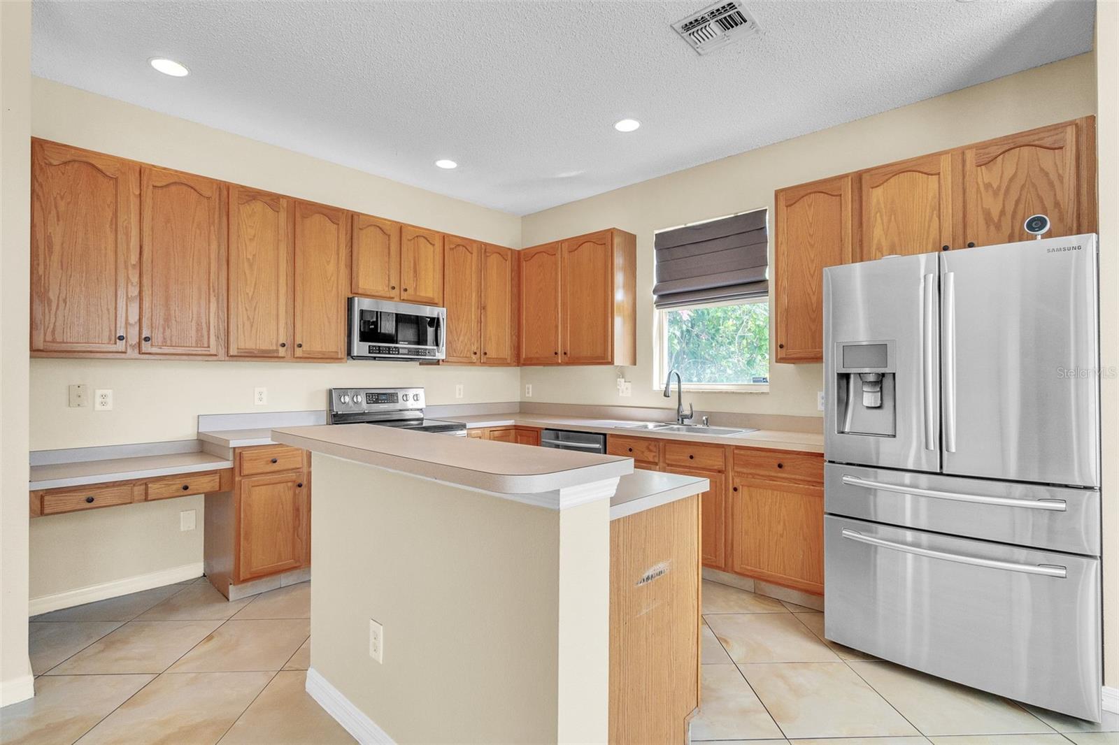 Image 18 of 47 For 14106 Breeze Court