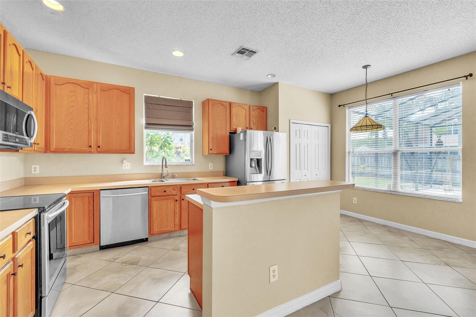 Image 19 of 47 For 14106 Breeze Court