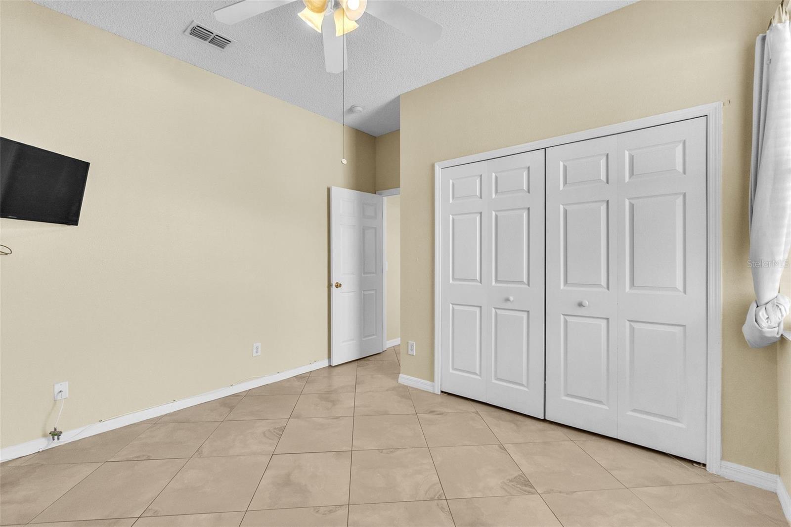 Image 21 of 47 For 14106 Breeze Court