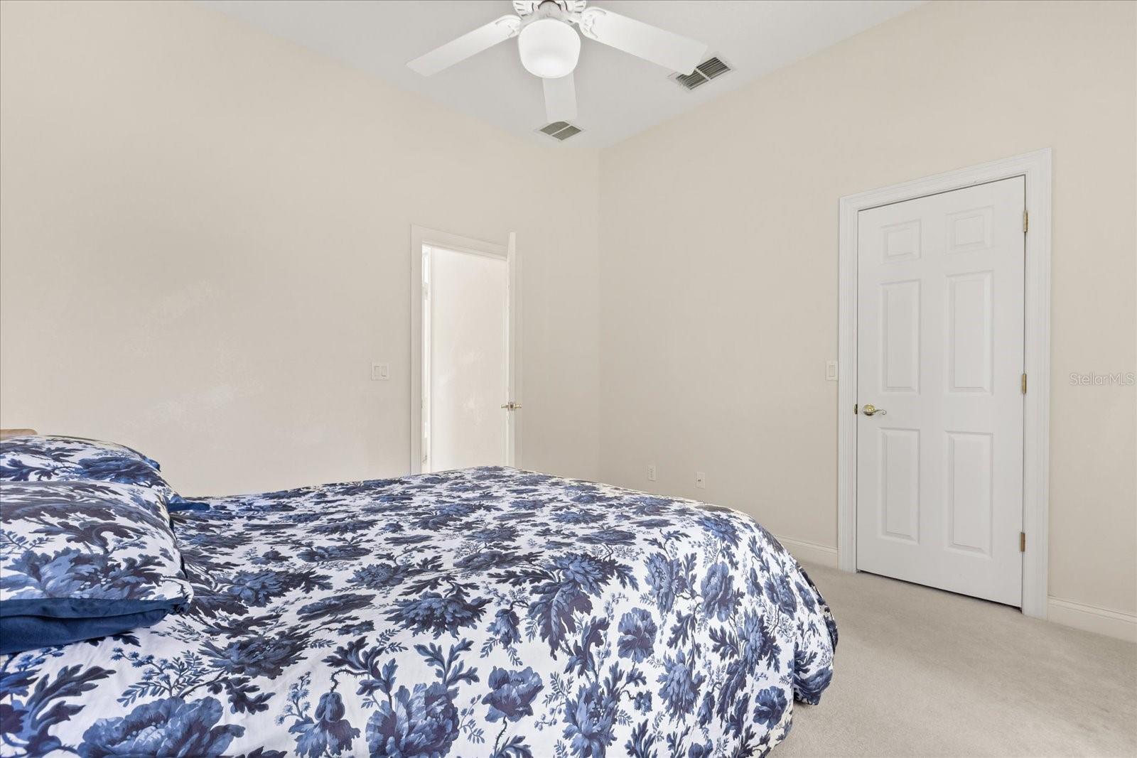 Image 23 of 39 For 213 Heatherwood Court