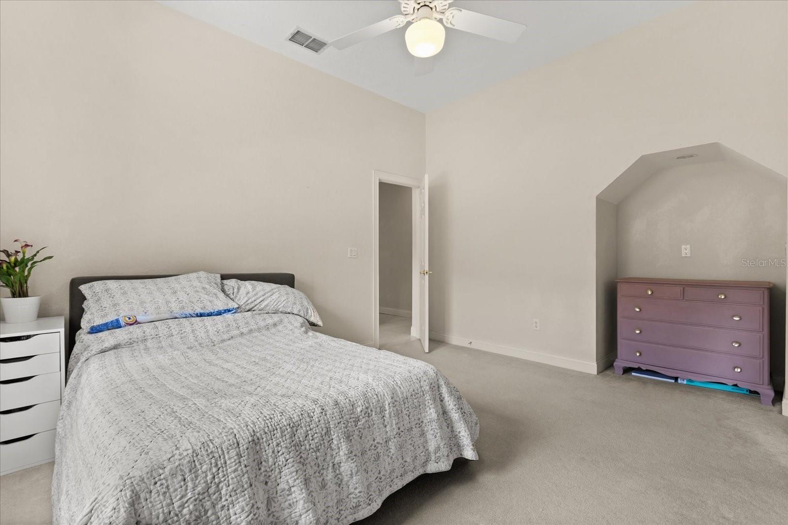 Image 28 of 39 For 213 Heatherwood Court