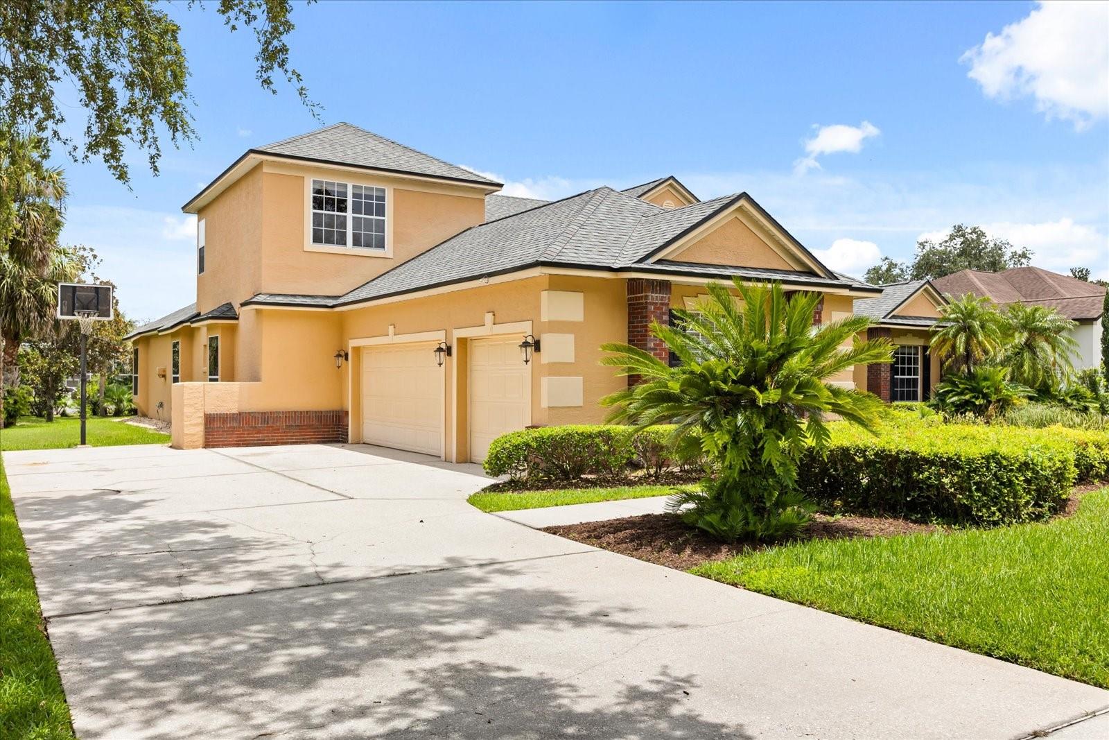 Image 3 of 39 For 213 Heatherwood Court