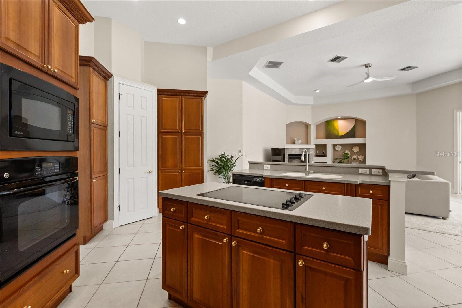 Image 8 of 39 For 213 Heatherwood Court