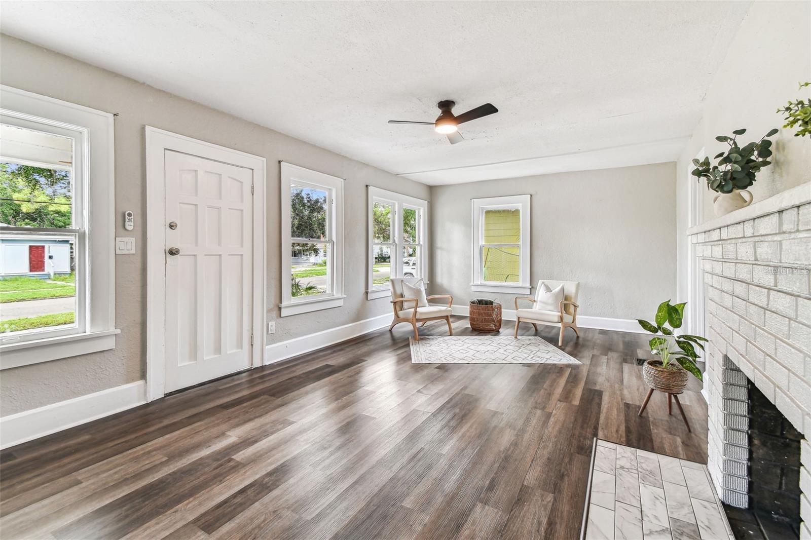 Image 17 of 22 For 2329 7th Street S