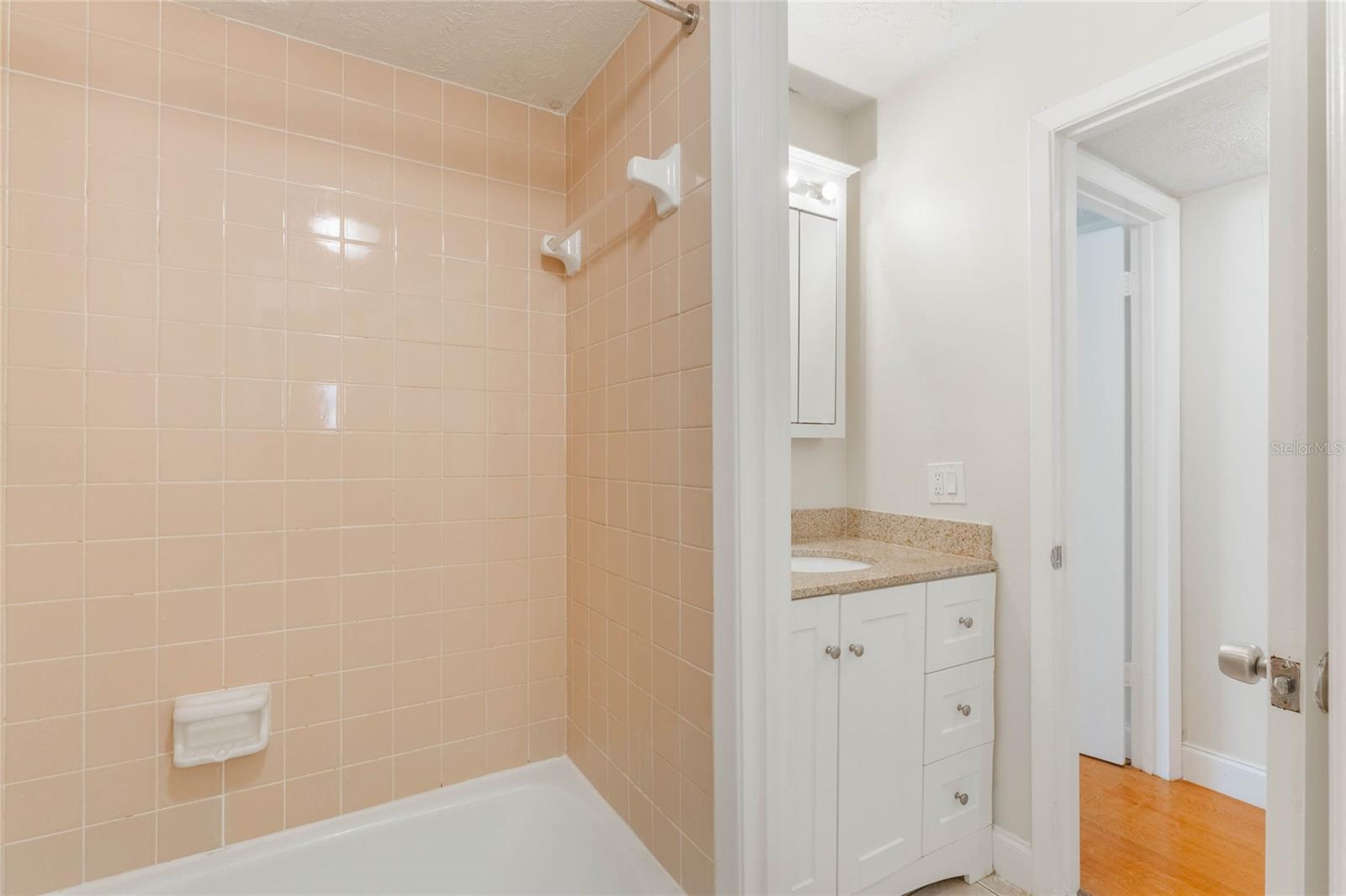 Image 10 of 20 For 4212 Lake Underhill Road 5