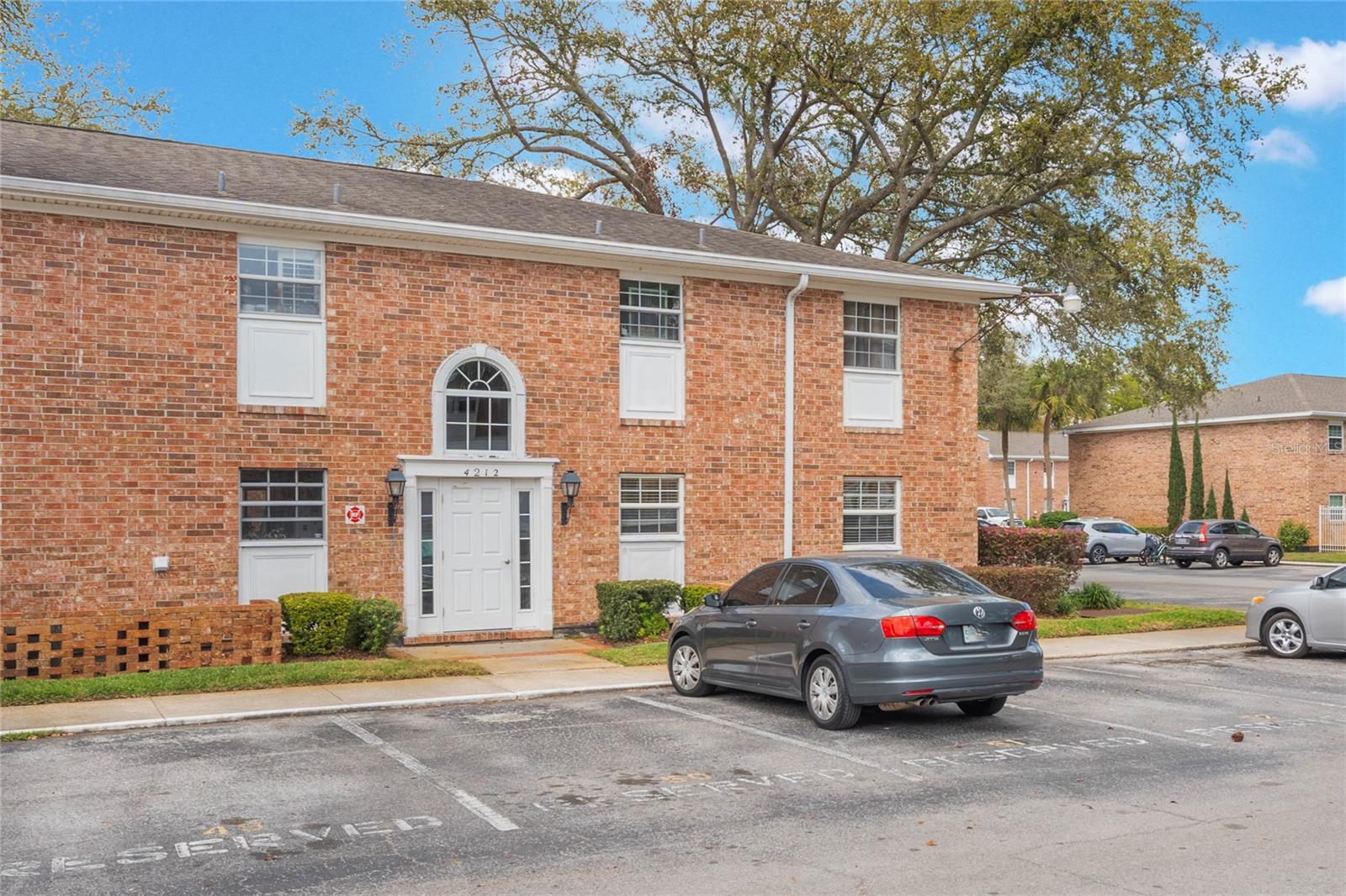 Image 2 of 20 For 4212 Lake Underhill Road 5