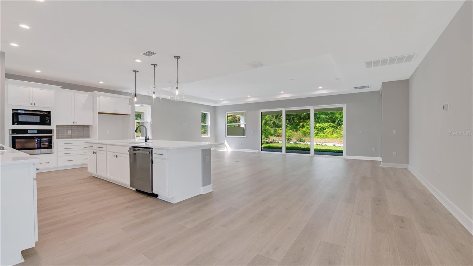 Image 18 of 39 For 1235 Cresswind Boulevard