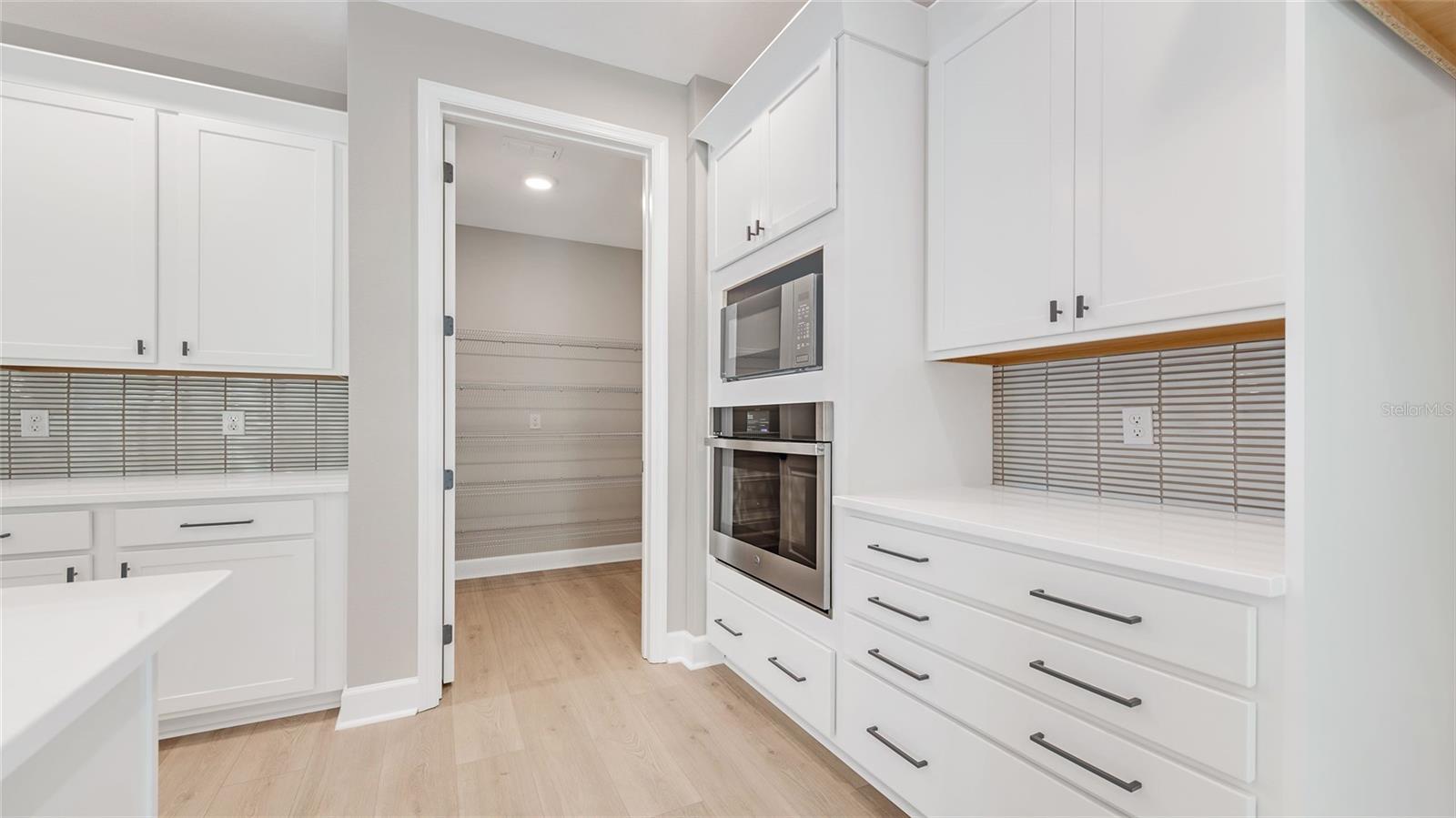 Image 4 of 39 For 1235 Cresswind Boulevard
