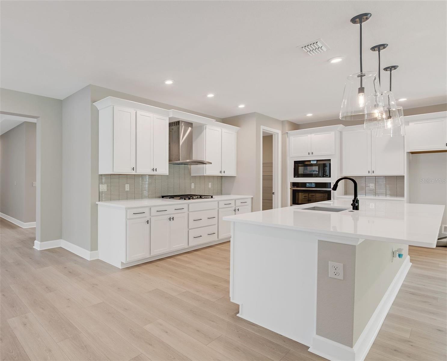 Image 5 of 39 For 1235 Cresswind Boulevard