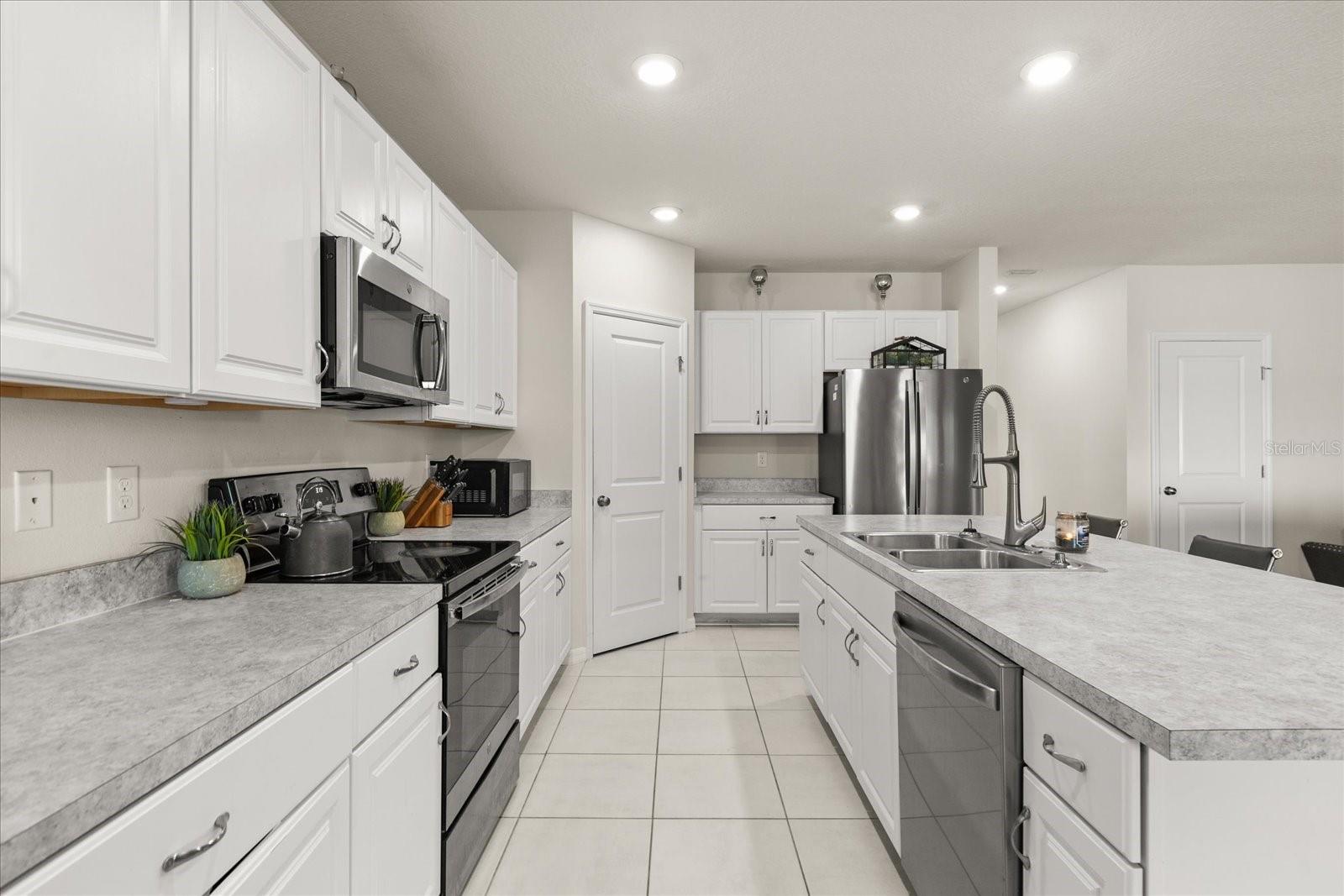 Image 10 of 51 For 384 Quarry Rock Circle
