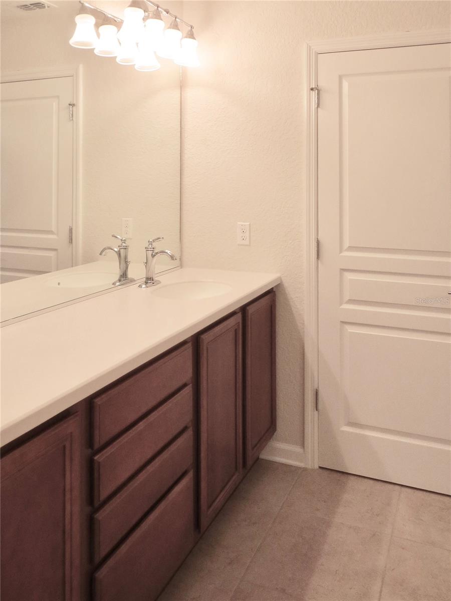 Image 18 of 21 For 7728 Moser Avenue