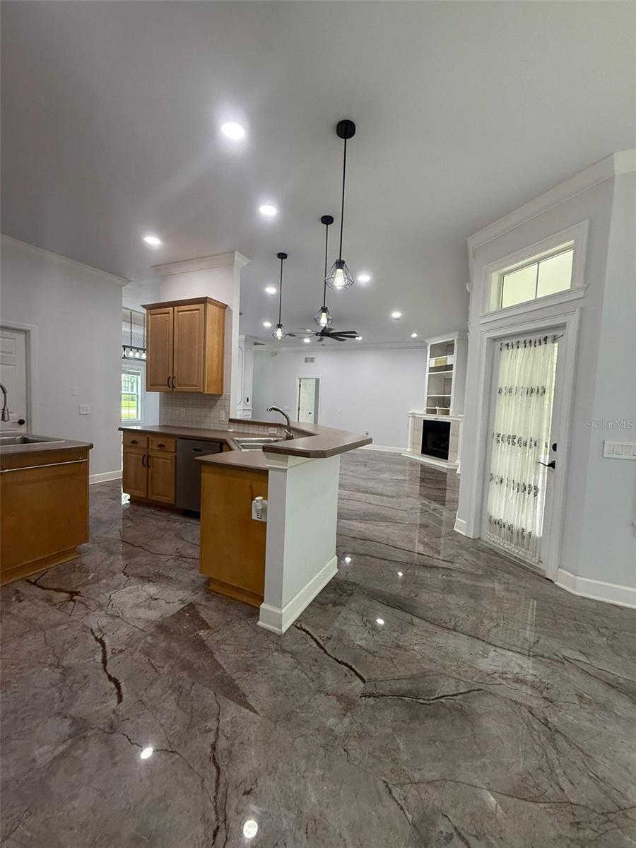 Image 10 of 68 For 11927 69 Way 8