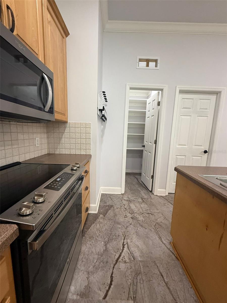 Image 12 of 68 For 11927 69 Way 8