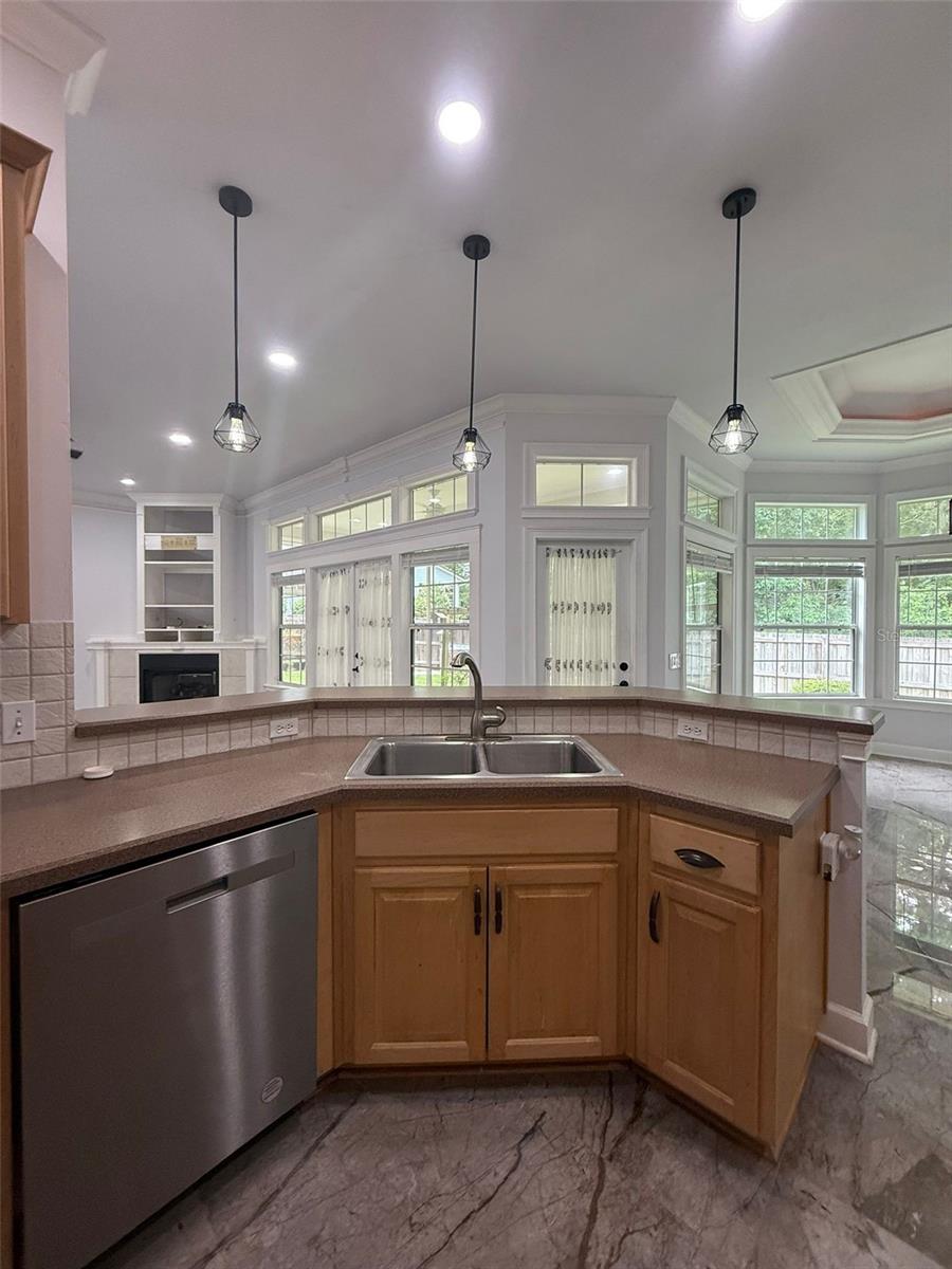 Image 13 of 68 For 11927 69 Way 8