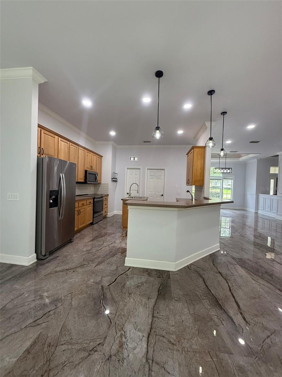 Image 14 of 68 For 11927 69 Way 8