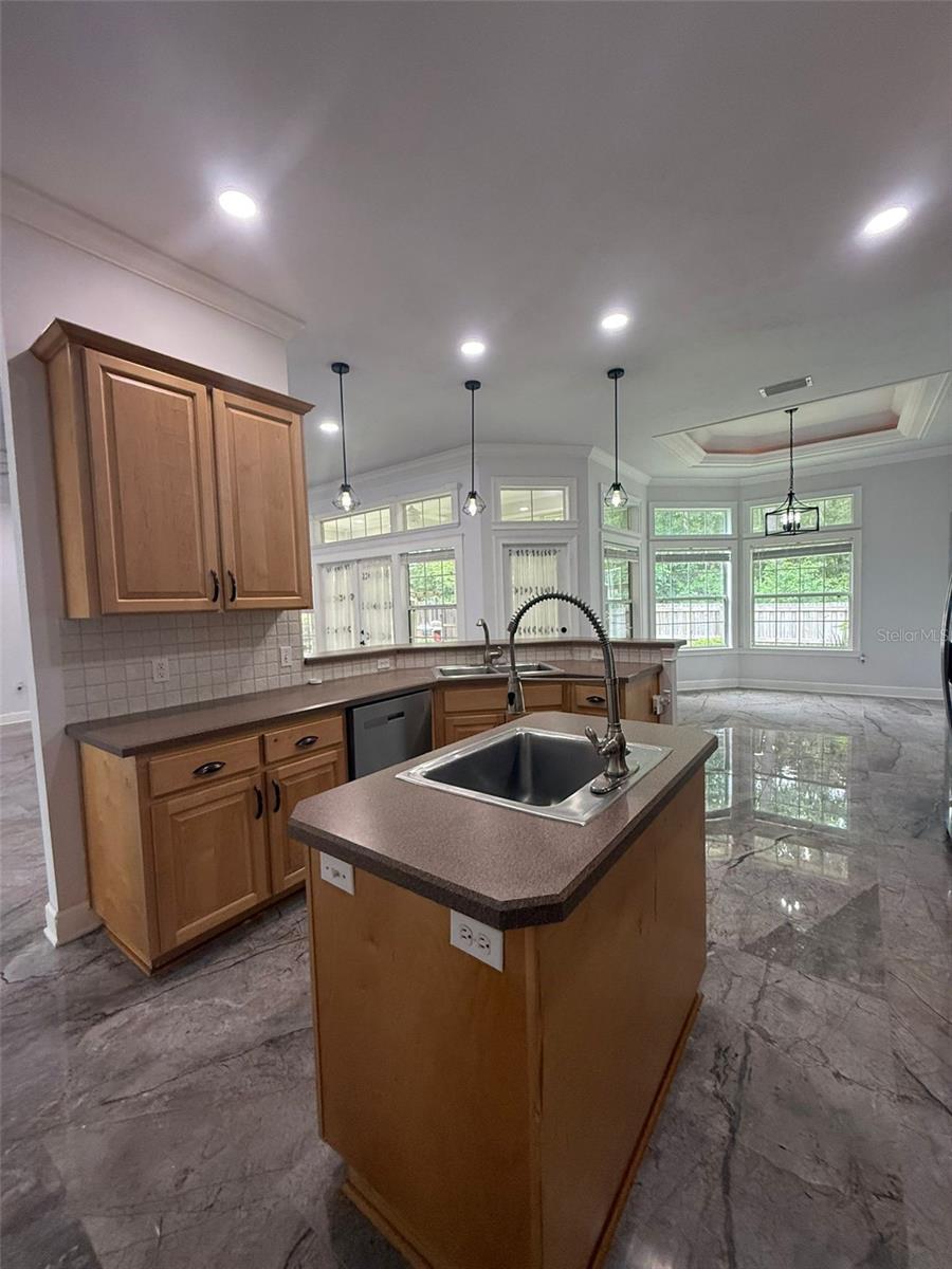 Image 9 of 68 For 11927 69 Way 8