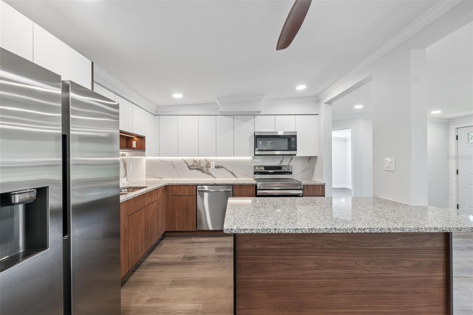 Image 15 of 36 For 4505 Cottonwood Drive