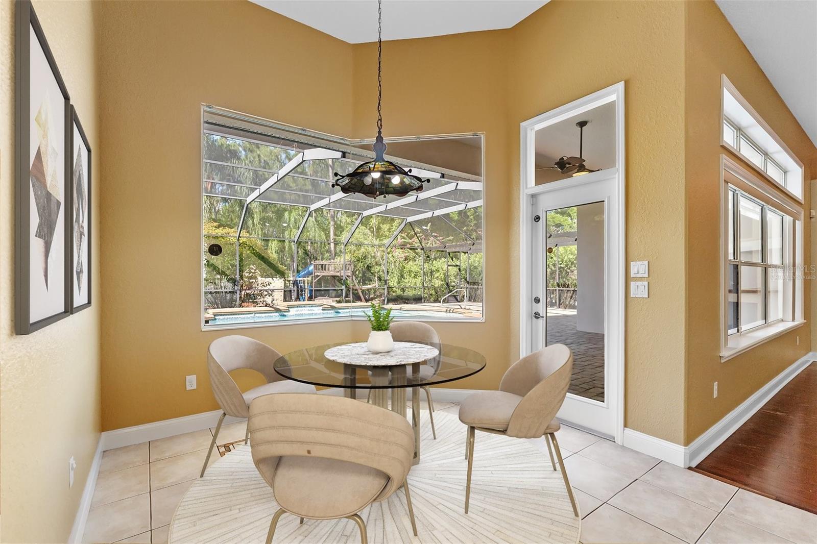 Image 11 of 39 For 32 Allenwood Look