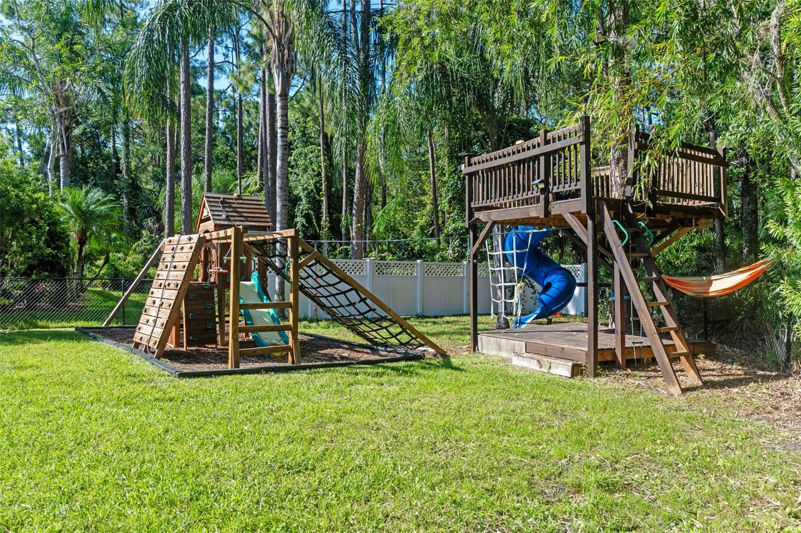 Image 27 of 39 For 32 Allenwood Look